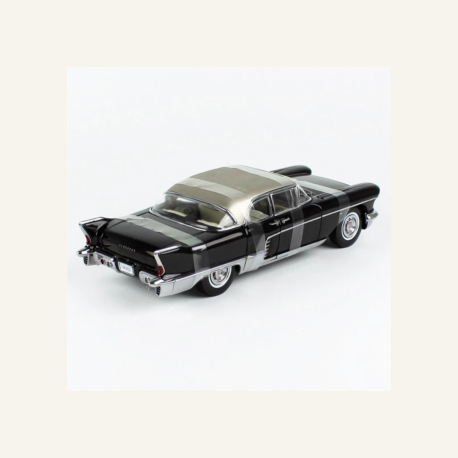 Sunstar 4001 1/18 Ölçek, 1957 Cadillac Eldorado Brougham , Abanoz Siyahı