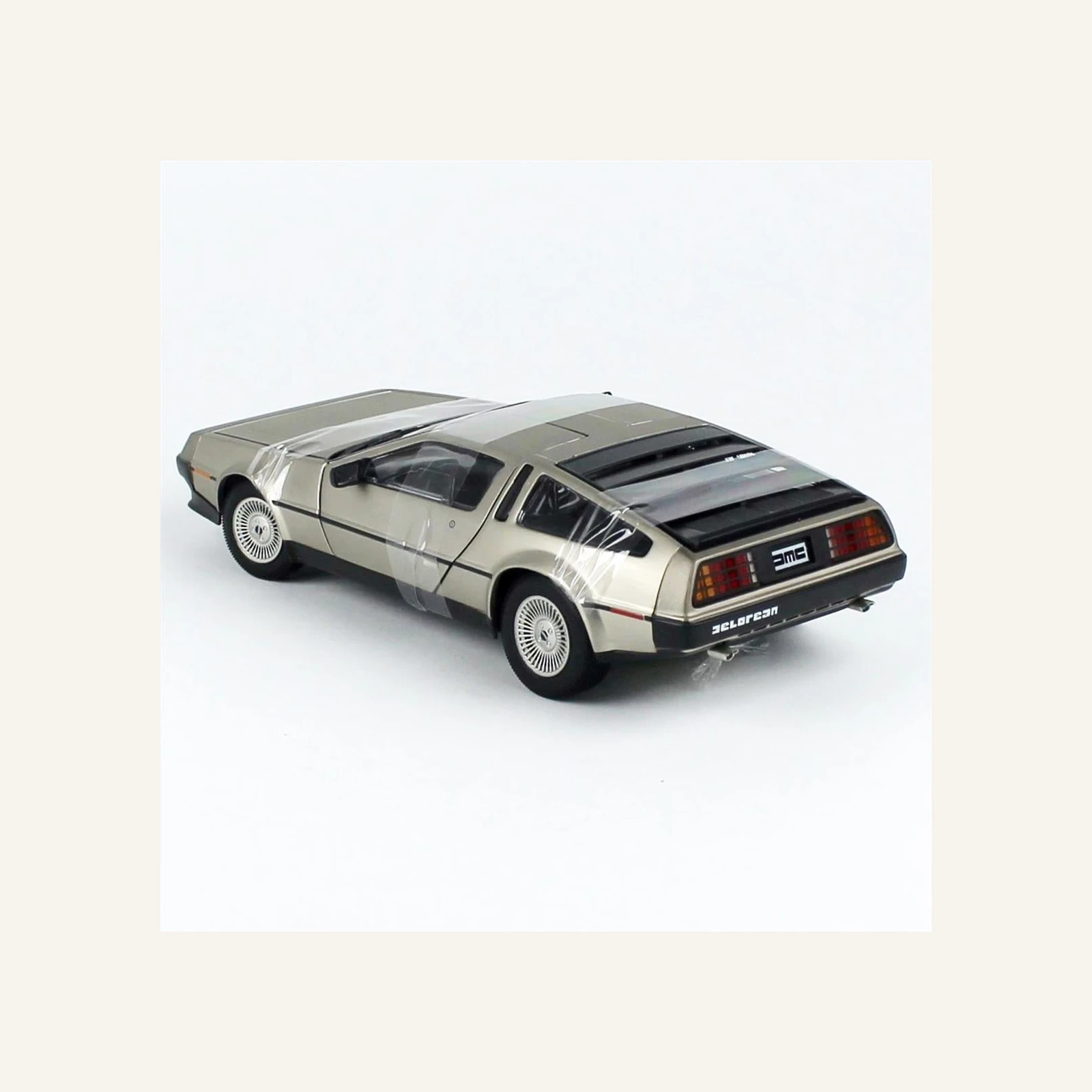 Sunstar 2701 1/18 Ölçek, 1981 De Lorean DMC 12 Coupe, Krom Renk