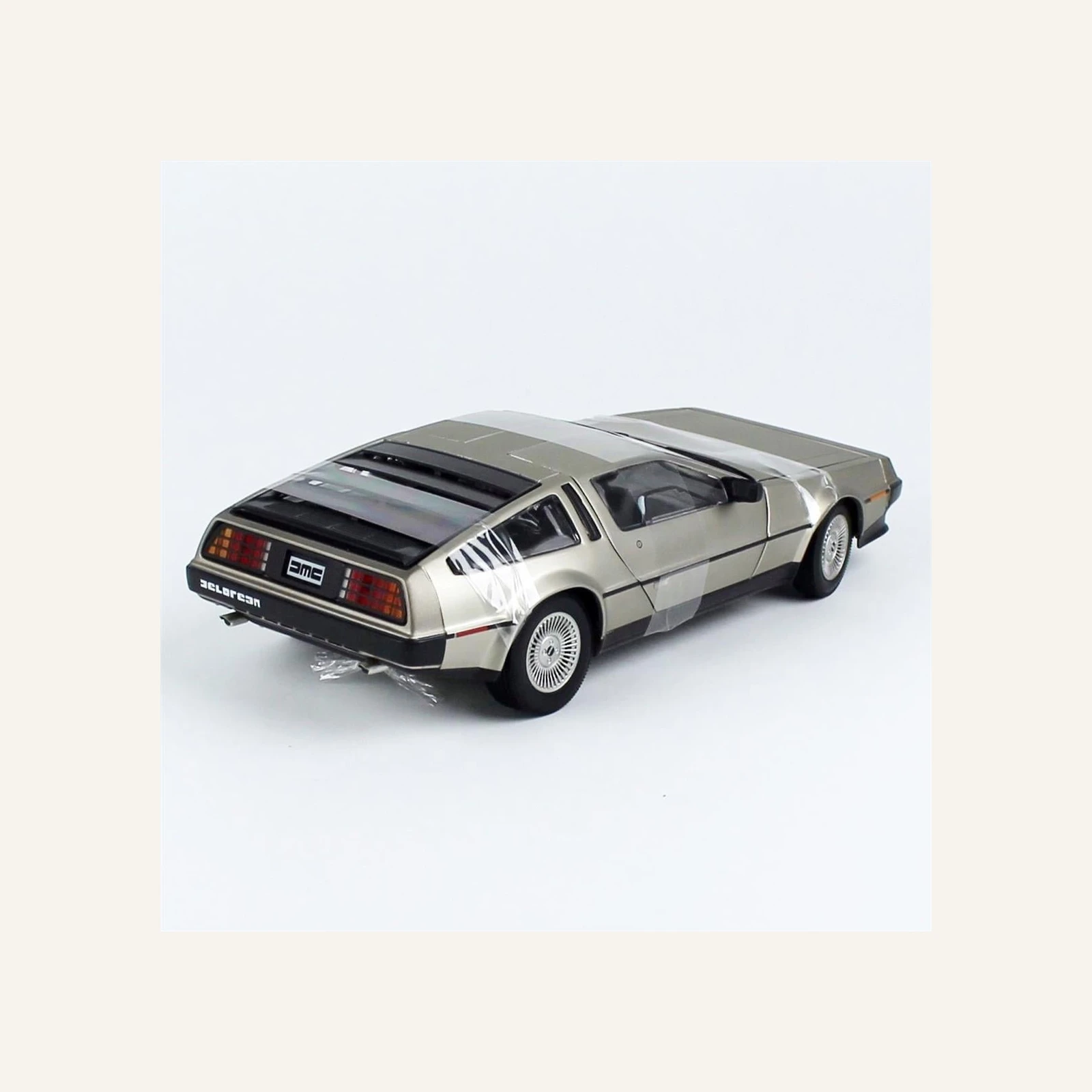 Sunstar 2701 1/18 Ölçek, 1981 De Lorean DMC 12 Coupe, Krom Renk