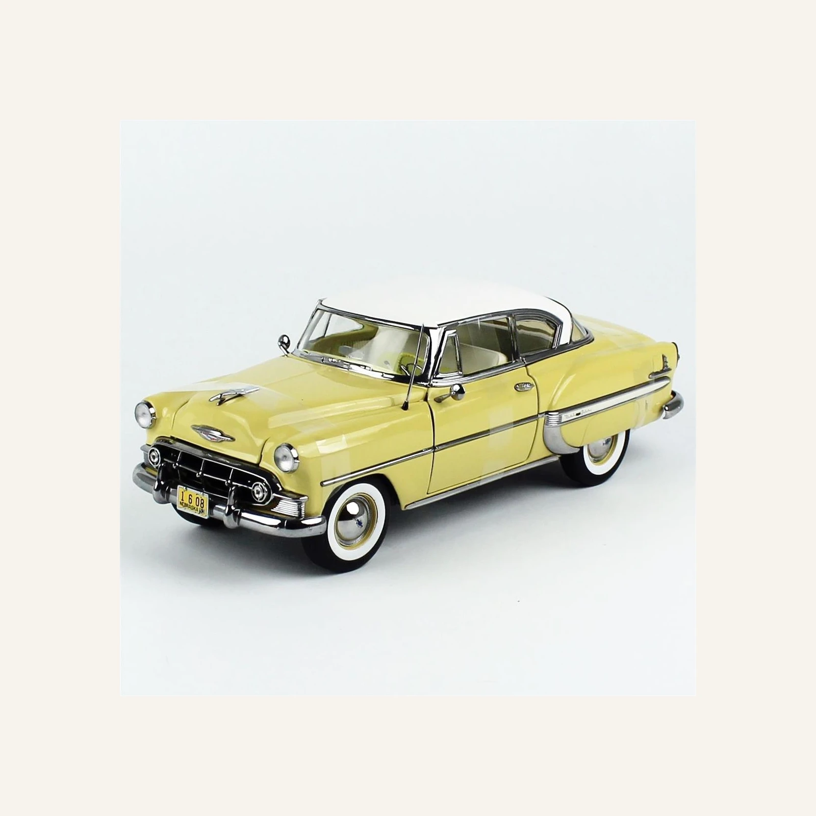 Sunstar 1608 1/18 Ölçek, 1953 Chevrolet Bel Air Hard Top Coupe, Altın Rengi