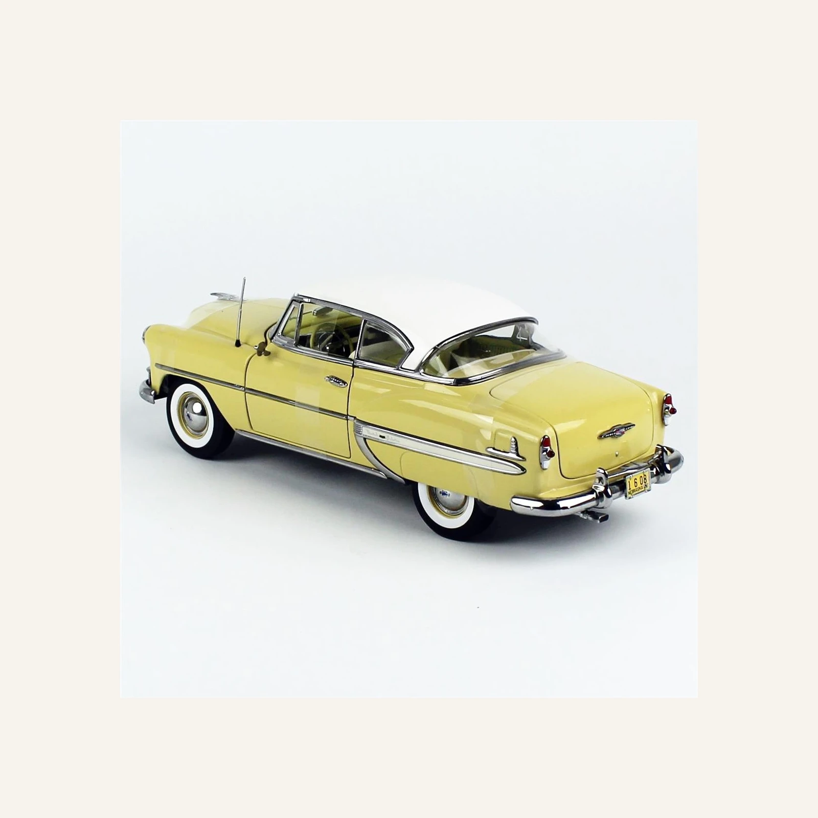 Sunstar 1608 1/18 Ölçek, 1953 Chevrolet Bel Air Hard Top Coupe, Altın Rengi