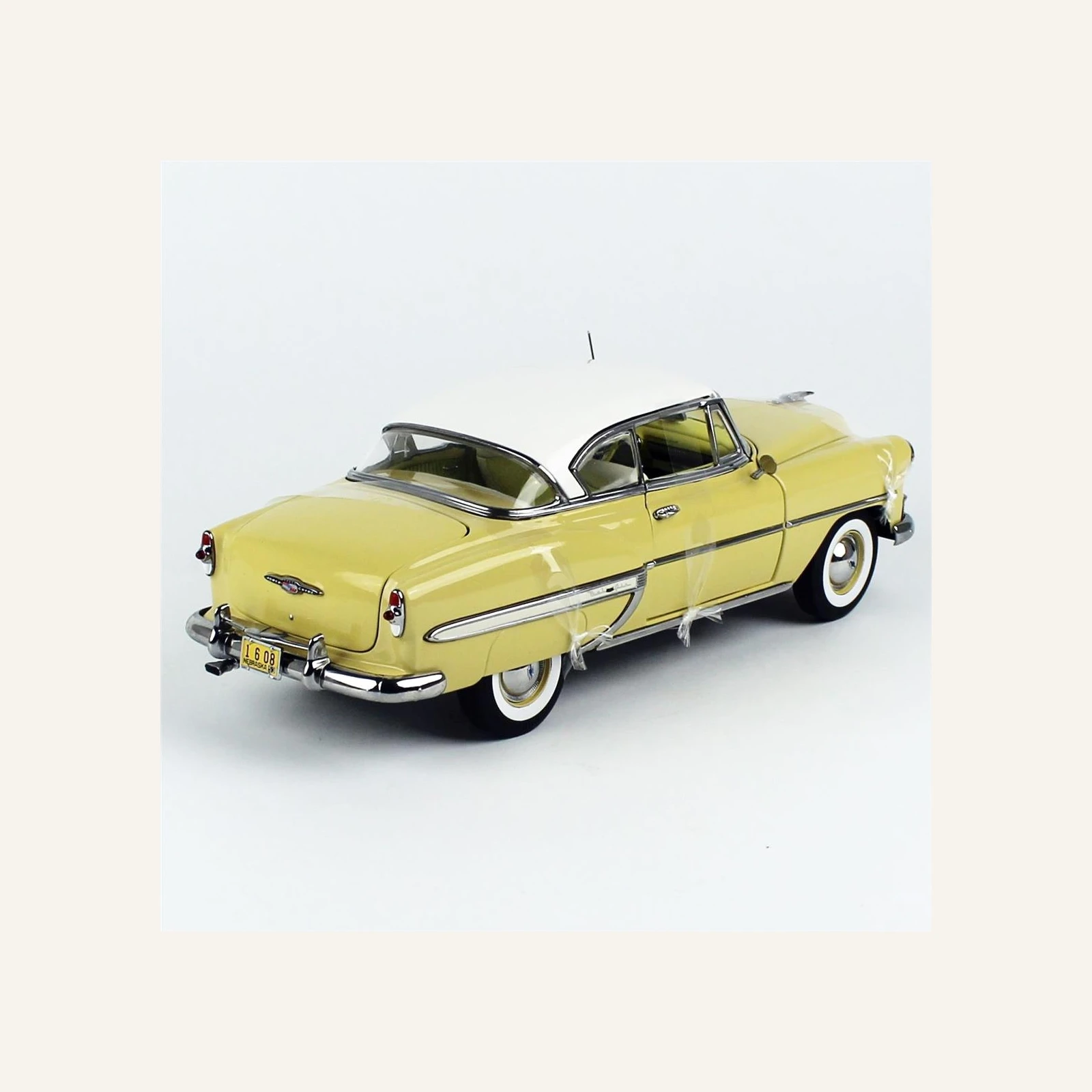 Sunstar 1608 1/18 Ölçek, 1953 Chevrolet Bel Air Hard Top Coupe, Altın Rengi