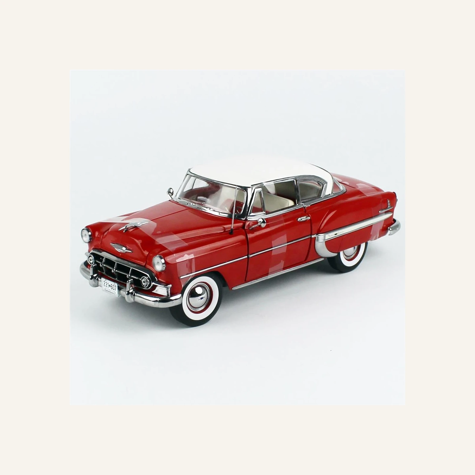 Sunstar 1607 1/18 Ölçek, 1953 Chevrolet Bel Air Hard Top Coupe, Kırmızı