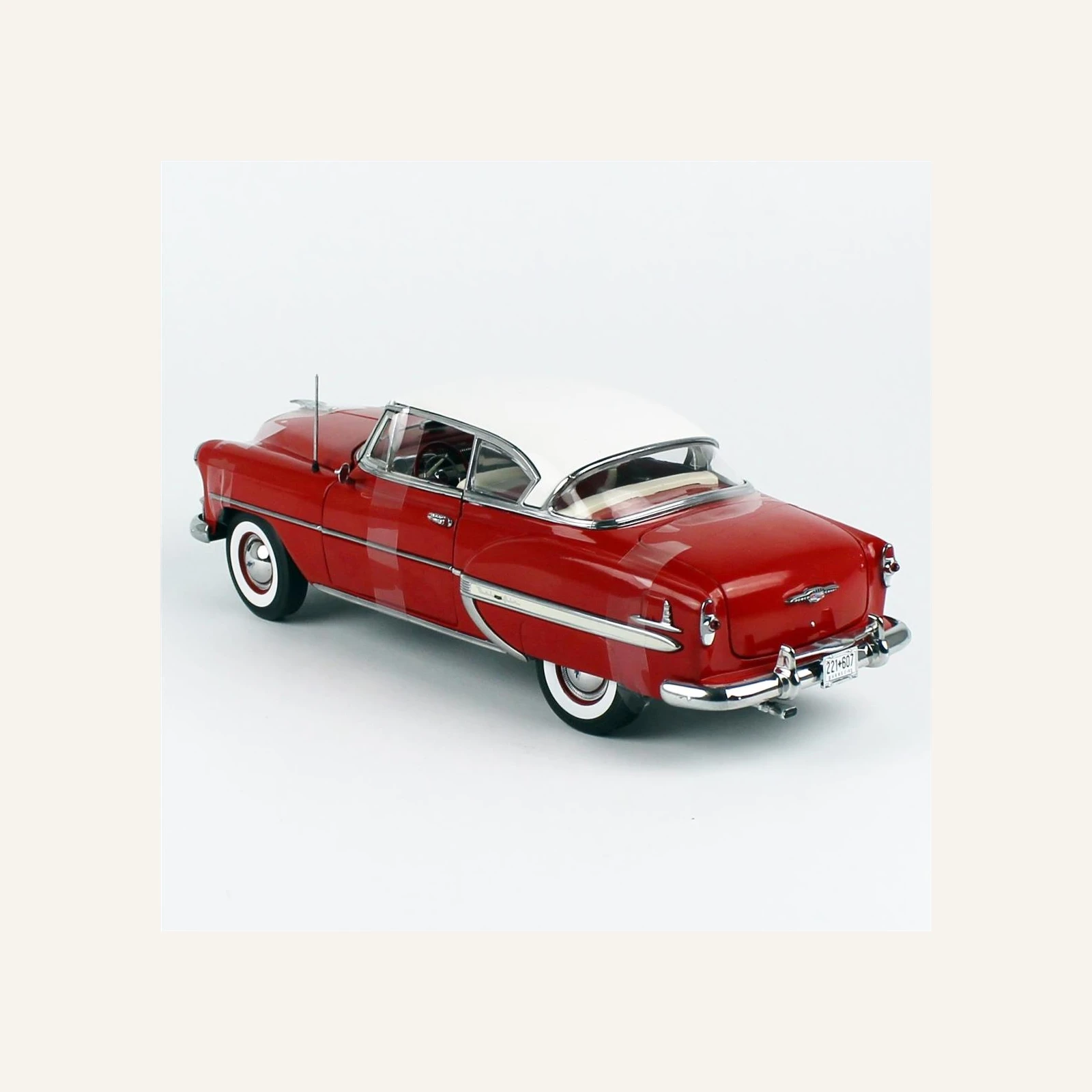 Sunstar 1607 1/18 Ölçek, 1953 Chevrolet Bel Air Hard Top Coupe, Kırmızı