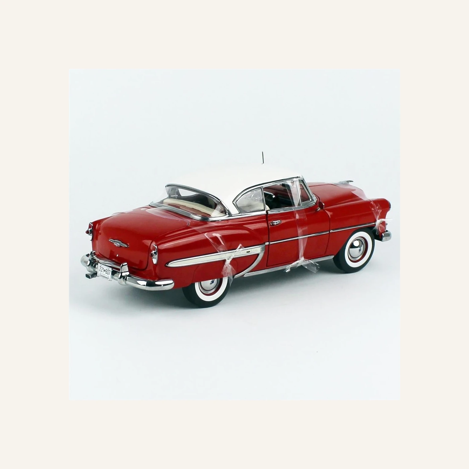 Sunstar 1607 1/18 Ölçek, 1953 Chevrolet Bel Air Hard Top Coupe, Kırmızı