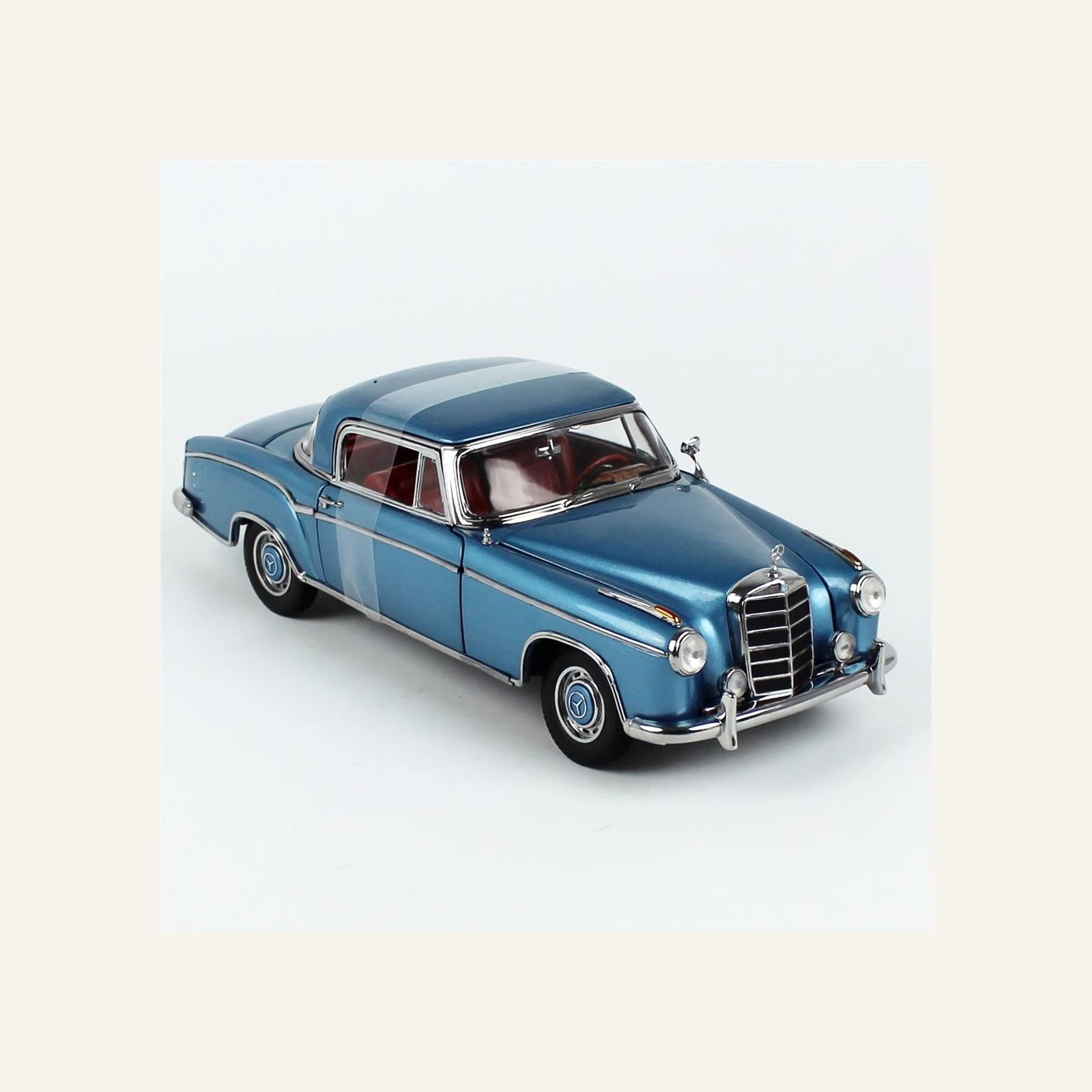Sunstar 3592 1/18 Ölçek, 1958 Mercedes-Benz 220 SE Coupe, Açık Mavi metalik
