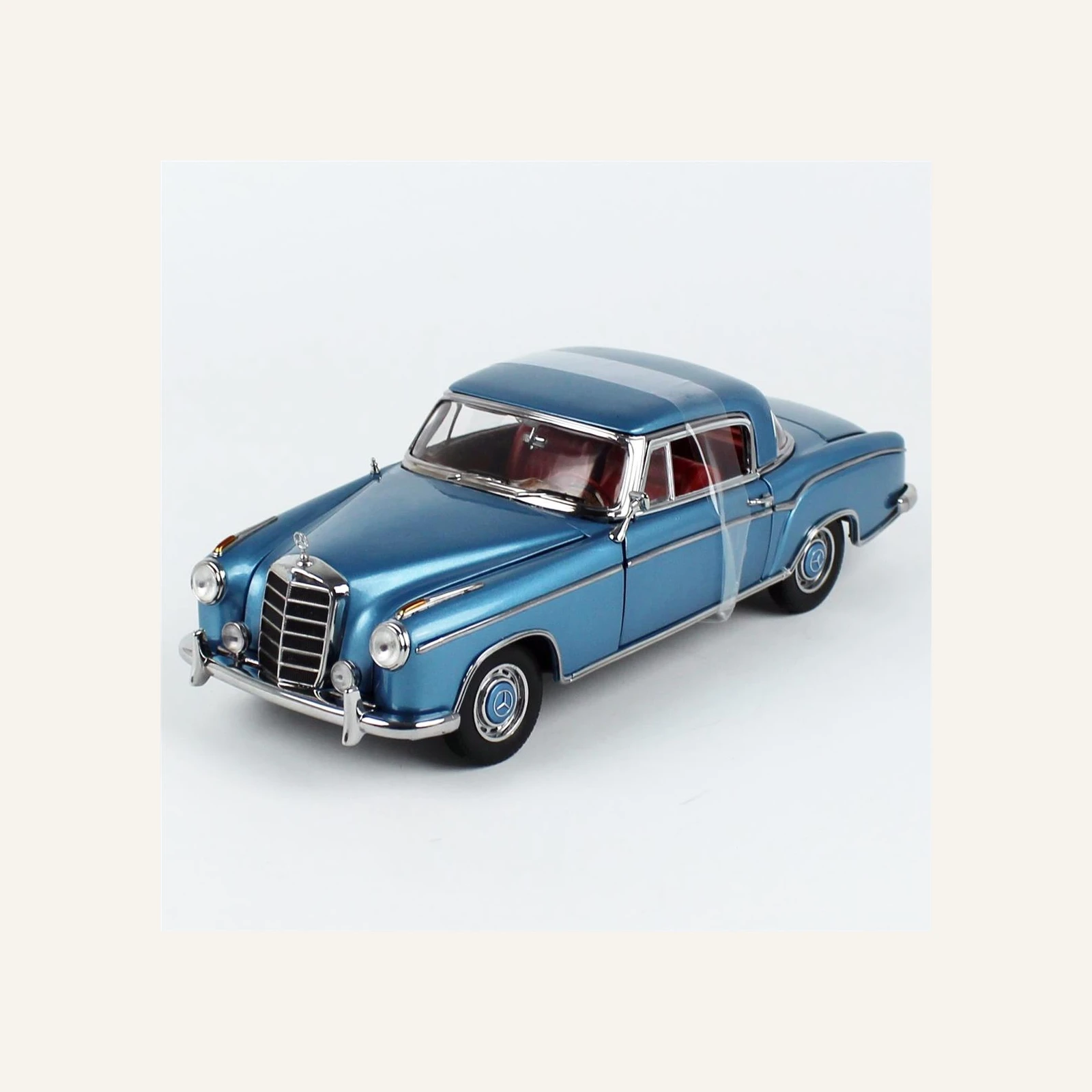 Sunstar 3592 1/18 Ölçek, 1958 Mercedes-Benz 220 SE Coupe, Açık Mavi metalik