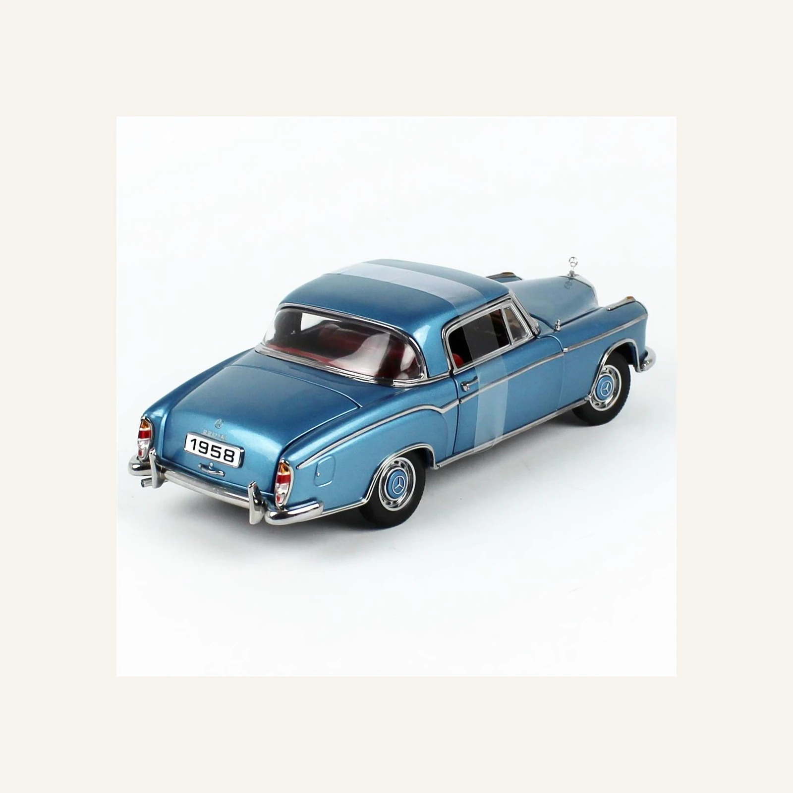 Sunstar 3592 1/18 Ölçek, 1958 Mercedes-Benz 220 SE Coupe, Açık Mavi metalik