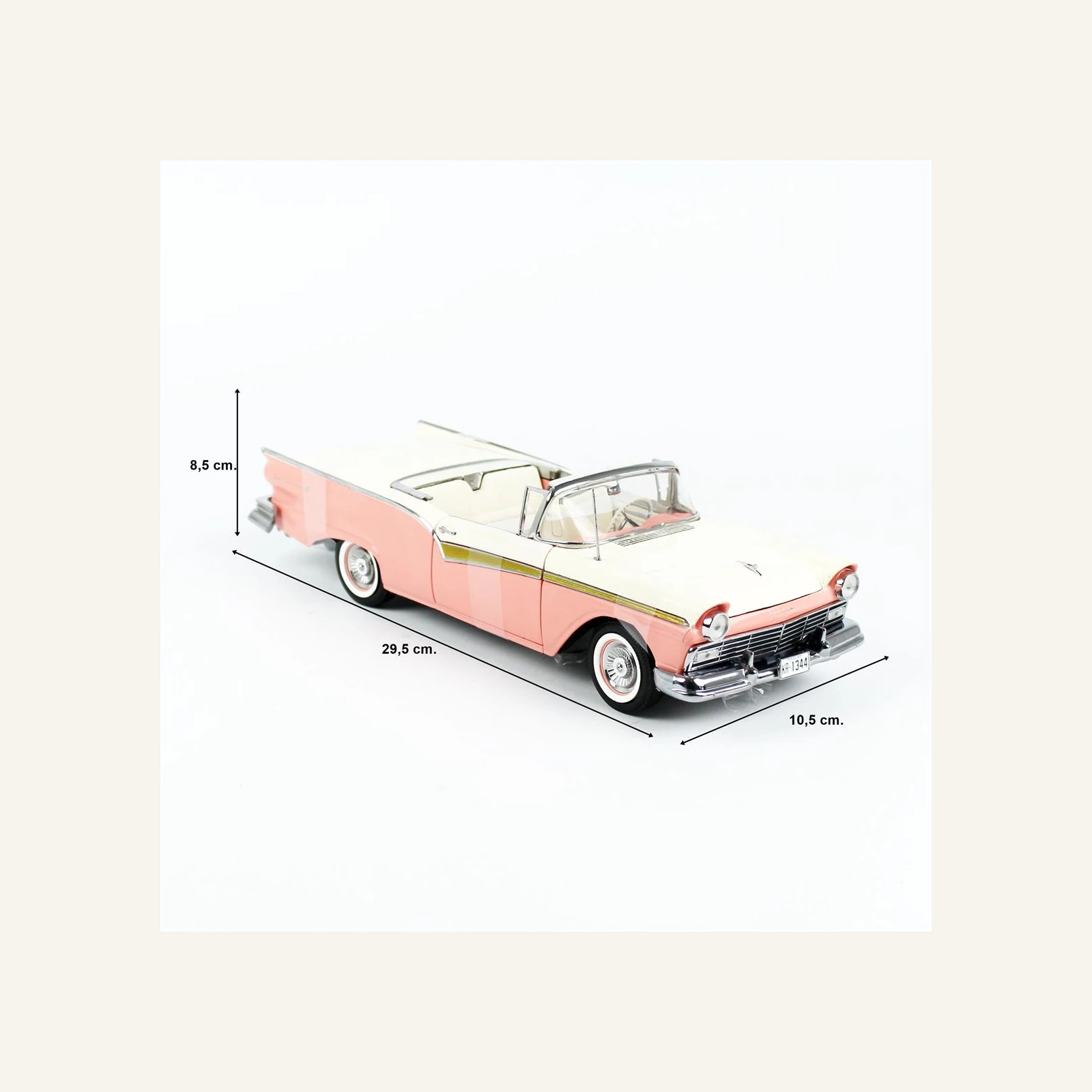 Sunstar 1344 1/18 Ölçek, 1957 Ford Fairlane 500 Skyliner, Mercan/Beyaz