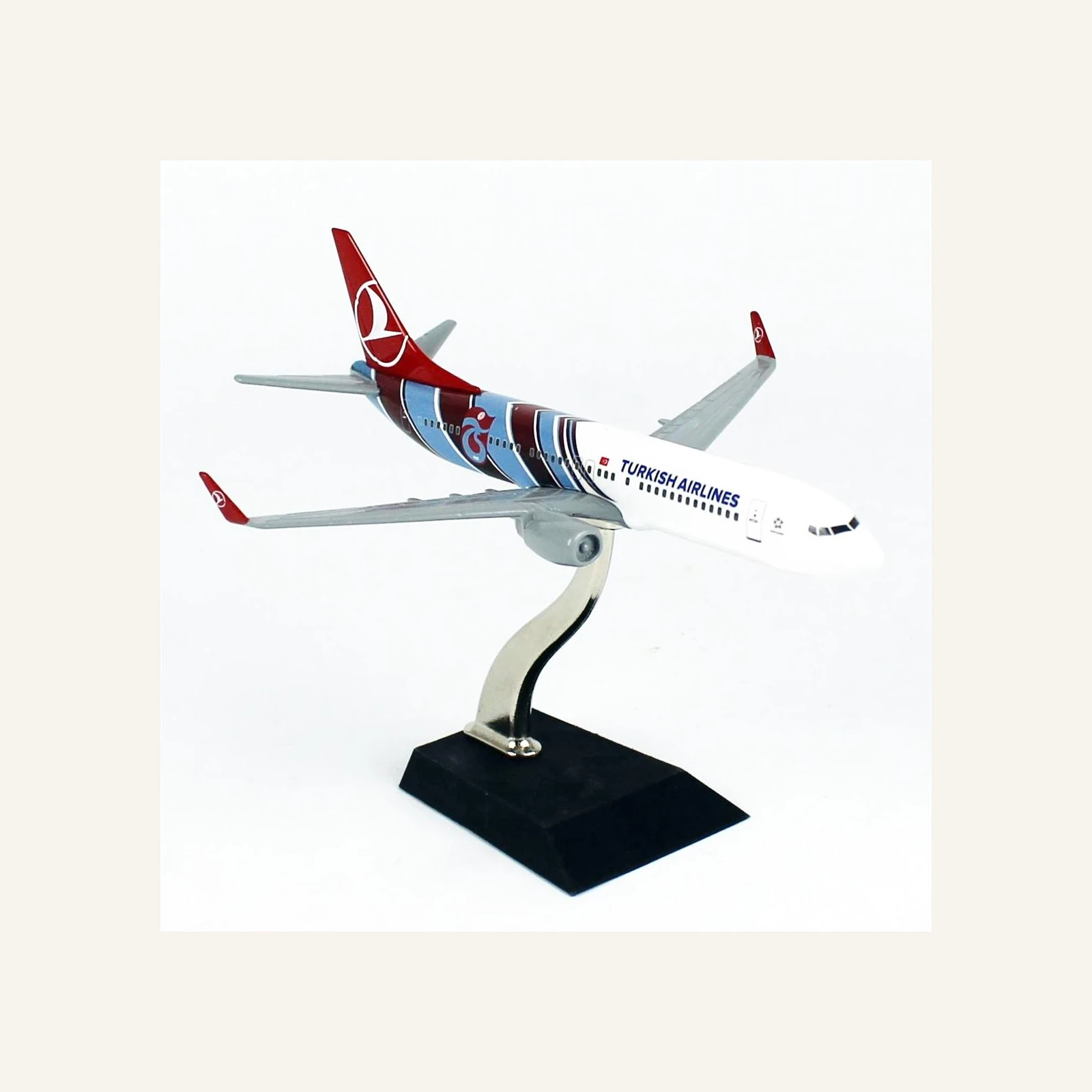 THY054 1/250 Ölçek, THY Trabzonspor Logolu Boeing B737-800 Yolcu Uçağı