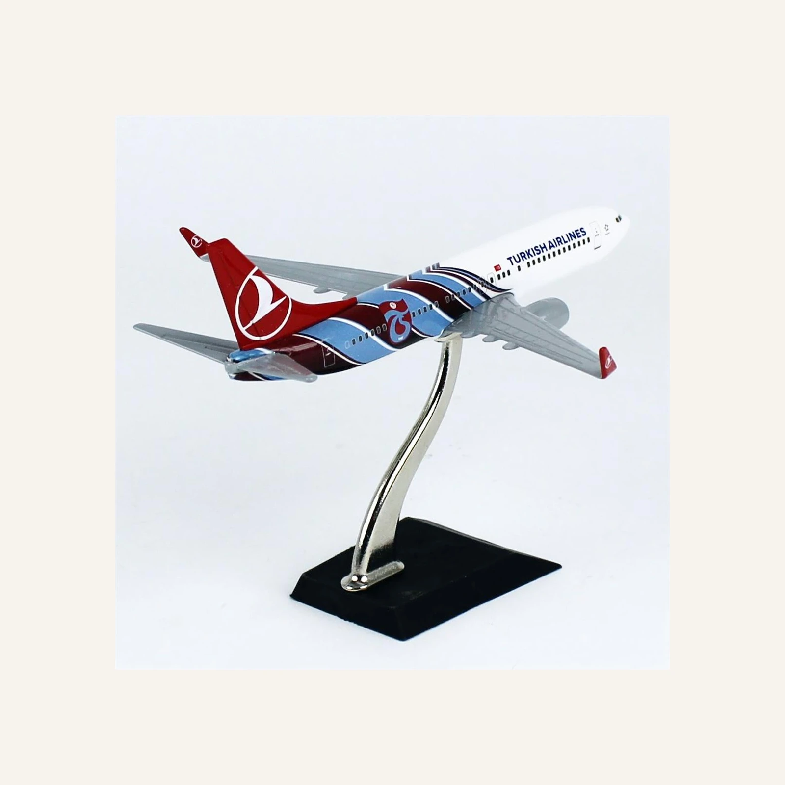 THY054 1/250 Ölçek, THY Trabzonspor Logolu Boeing B737-800 Yolcu Uçağı
