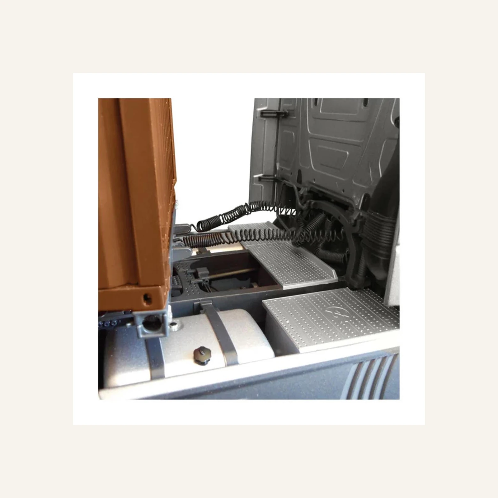 NZG 977.1 1/18 Ölçek, 40 ft Konteyner Taşıma Dorsesi
