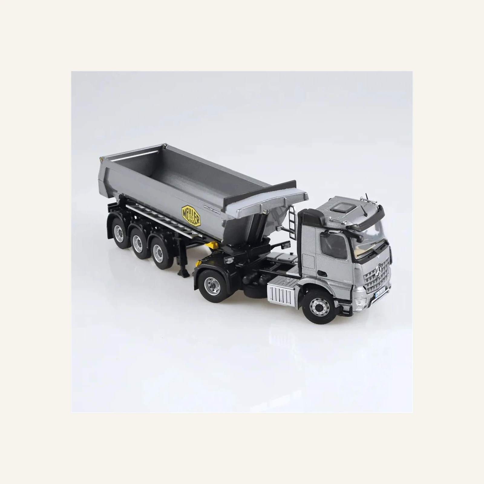 NZG 1002/55 1/50 Ölçek, Mercedes-Benz Arocs Damperli Kırkayak Treyler, Gri