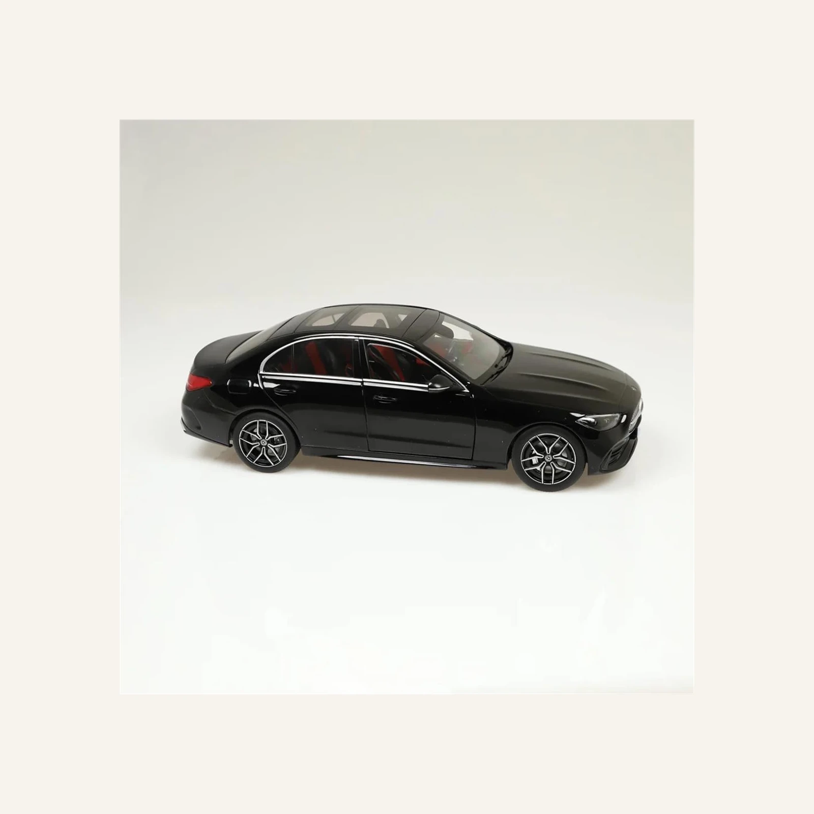 NZG 1022/50 1/18 Ölçek, Mercedes-Benz C-Class Araba, Siyah