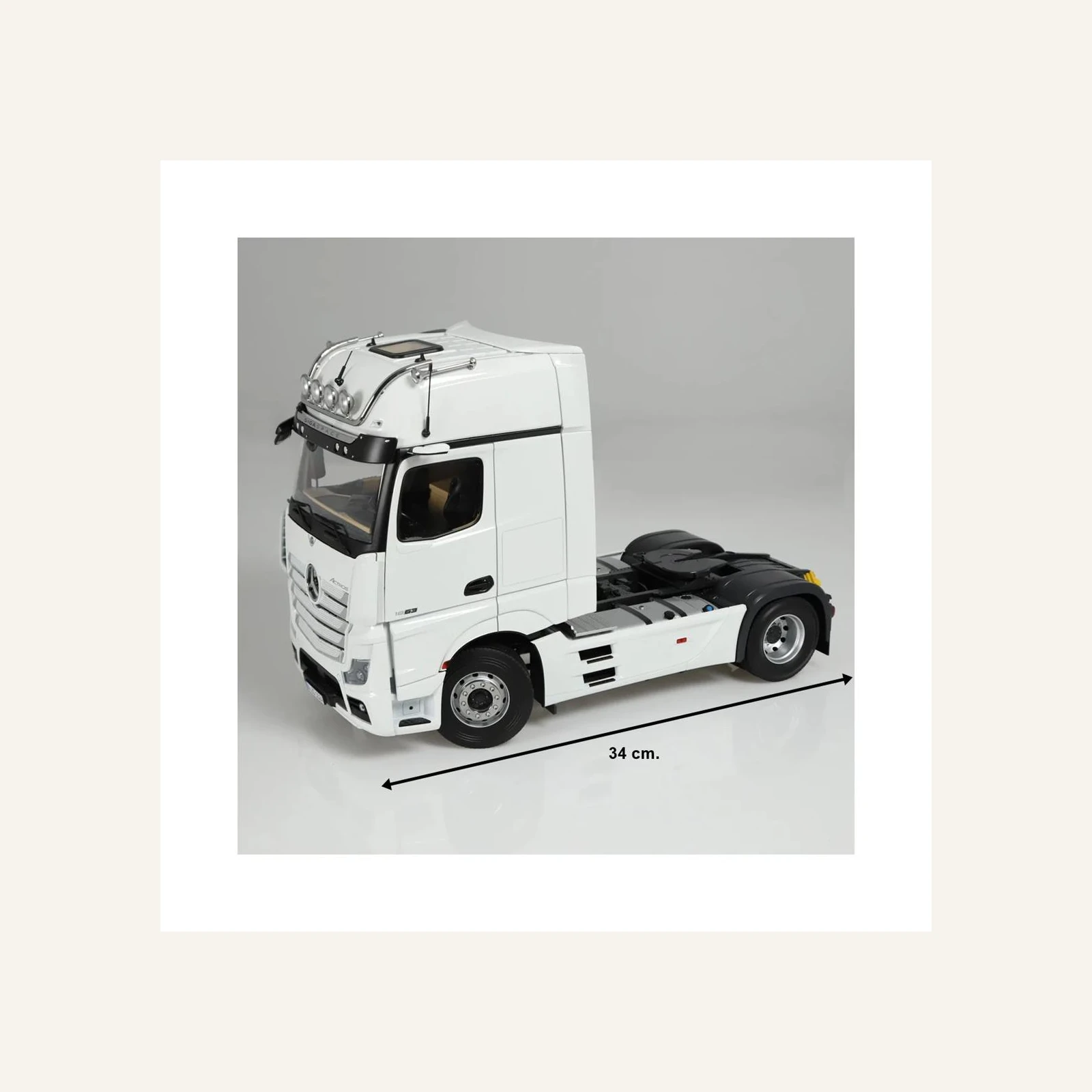 NZG 1024/40 1/18 Ölçek, Mercedes-Benz Actros GigaSpace 4x2 Çekici, Beyaz
