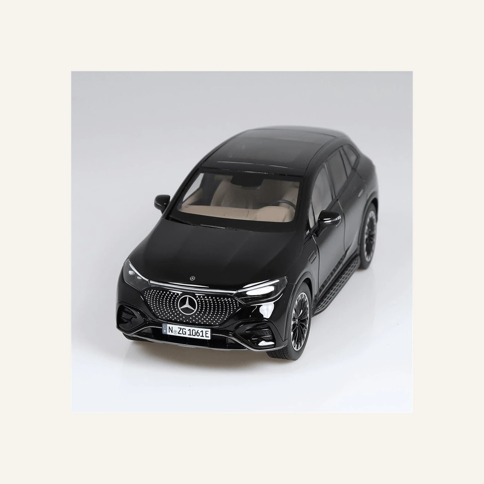 NZG 1061/50 1/18 Ölçek, Mercedes-Benz EQE AMG Line SUV, Metalik Siyah
