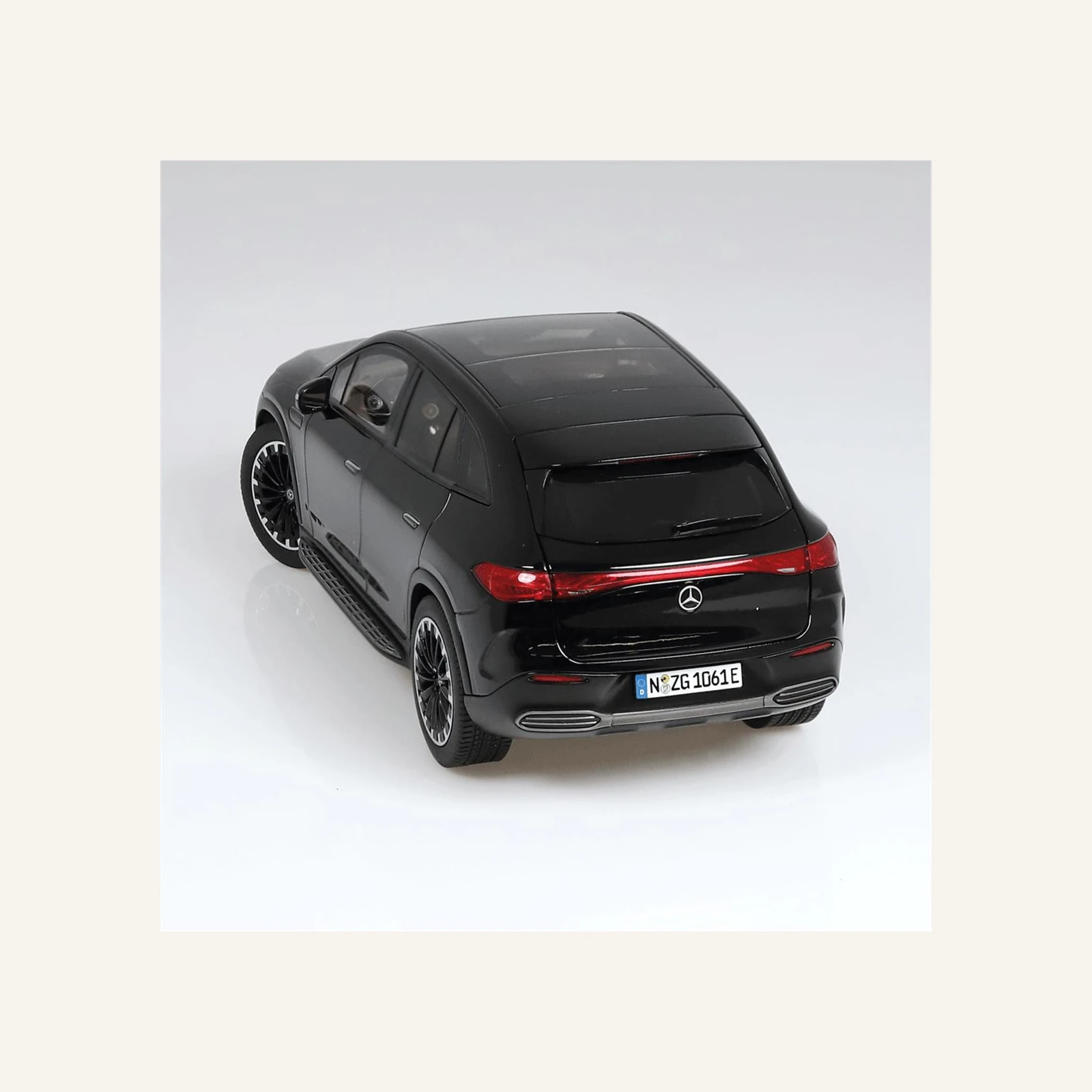 NZG 1061/50 1/18 Ölçek, Mercedes-Benz EQE AMG Line SUV, Metalik Siyah