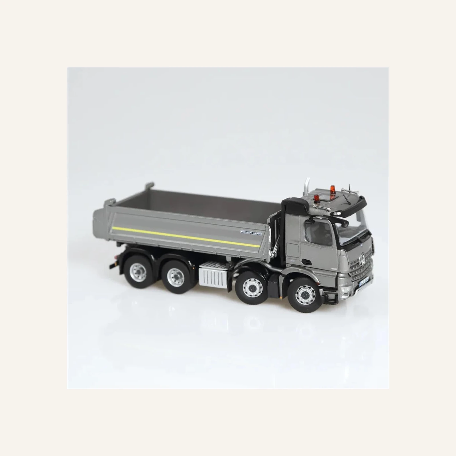 NZG 1066/55 1/50 Ölçek, Mercedes-Benz Arocs 8x4 Meiller Damperli Kamyon, Gümüş/Gri