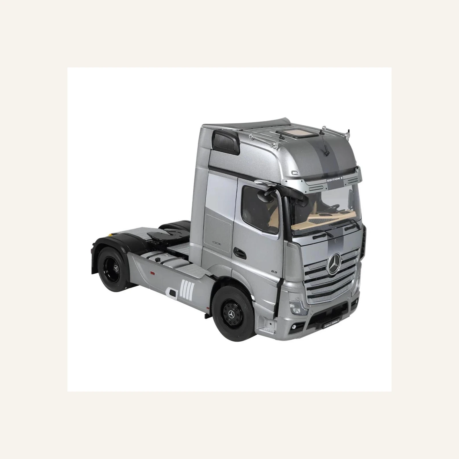 NZG 1077/55 1/18 Ölçek, Mercedes-Benz Actros Giga (Edition 3) Çekici, Metalik Gümüş