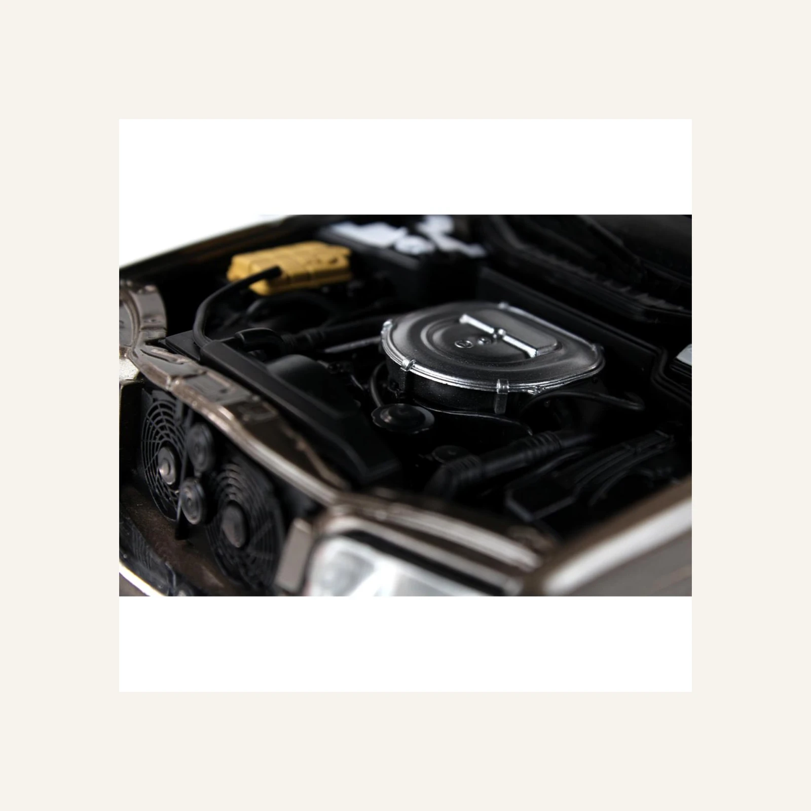 Norev B66040646 1/18 Ölçek, Mercedes Benz 560 SEL (W126), İmpala Brown