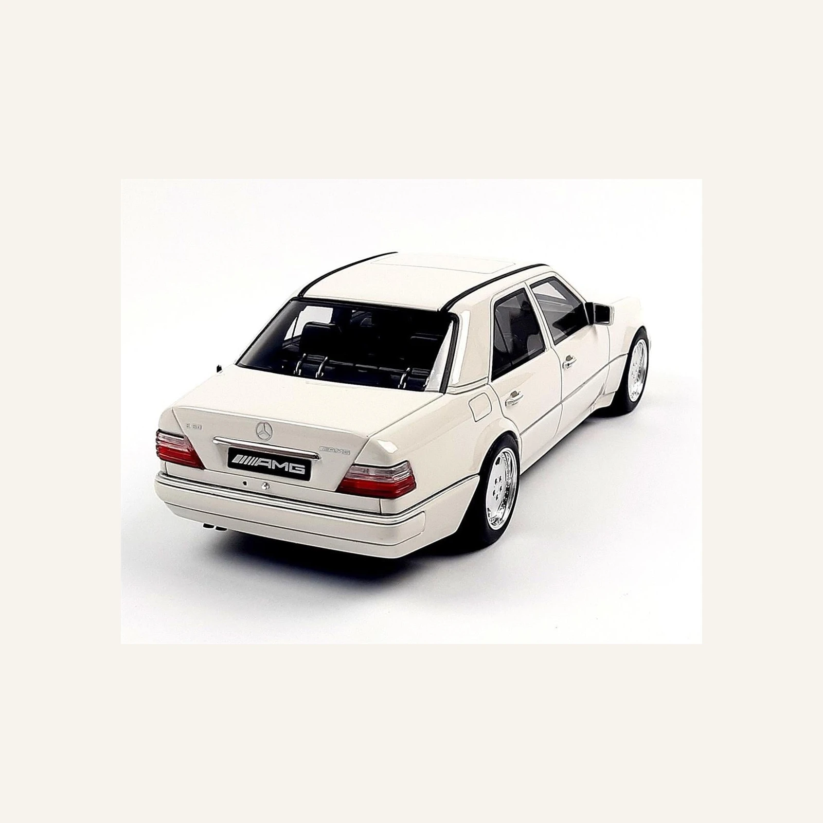 GT Spirit B66040640 1/18 Ölçek, Mercedes Benz E Class E60 AMG (W124) 1994, White