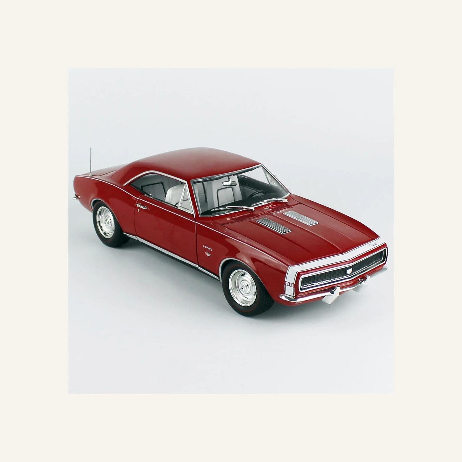 AutoWorld AMM1288 1/18 Ölçek, 1967 Chevrolet Camaro SS/RS (Hemmings), Bolero Red