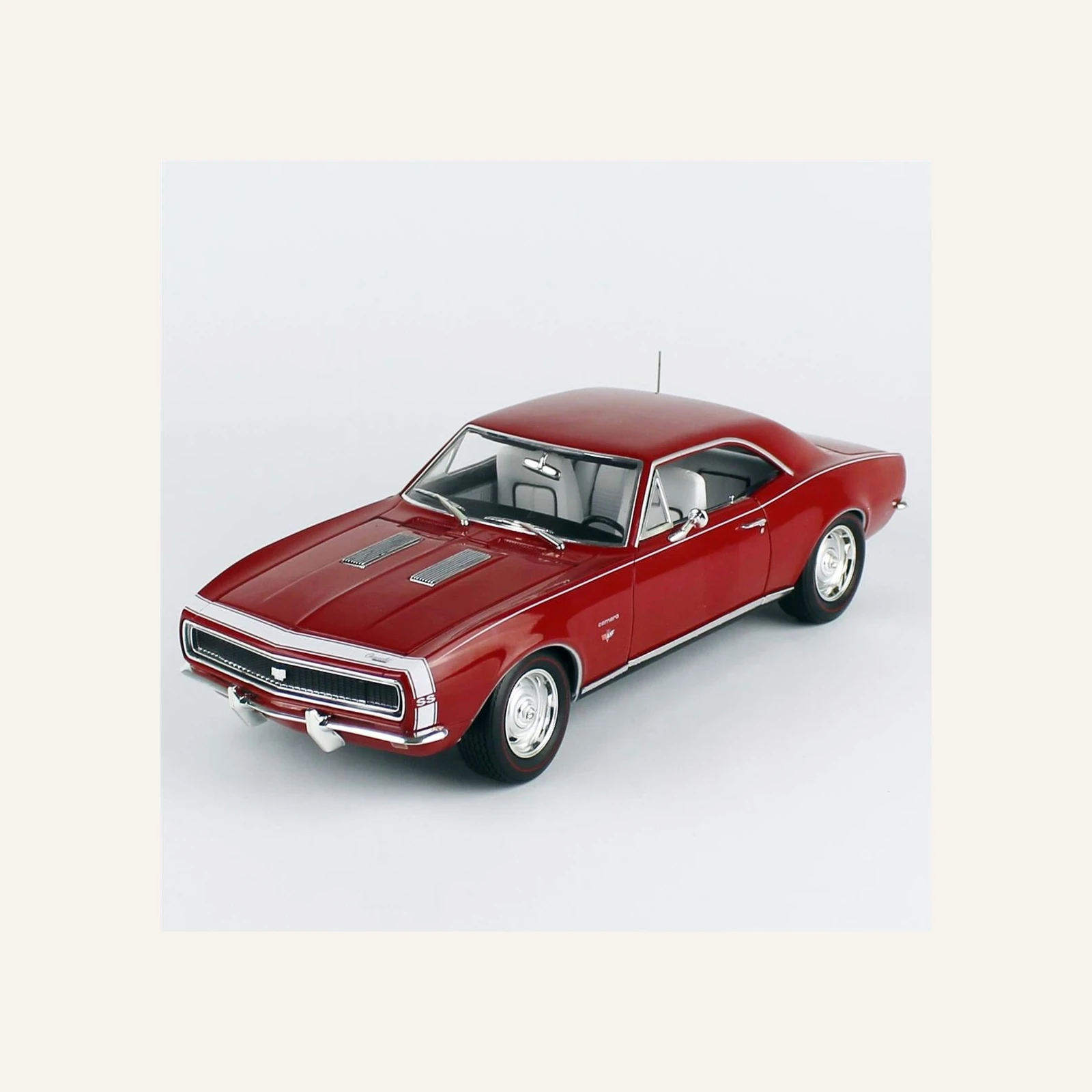 AutoWorld AMM1288 1/18 Ölçek, 1967 Chevrolet Camaro SS/RS (Hemmings), Bolero Red