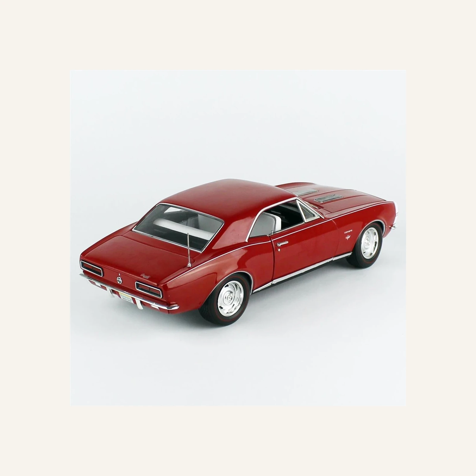 AutoWorld AMM1288 1/18 Ölçek, 1967 Chevrolet Camaro SS/RS (Hemmings), Bolero Red