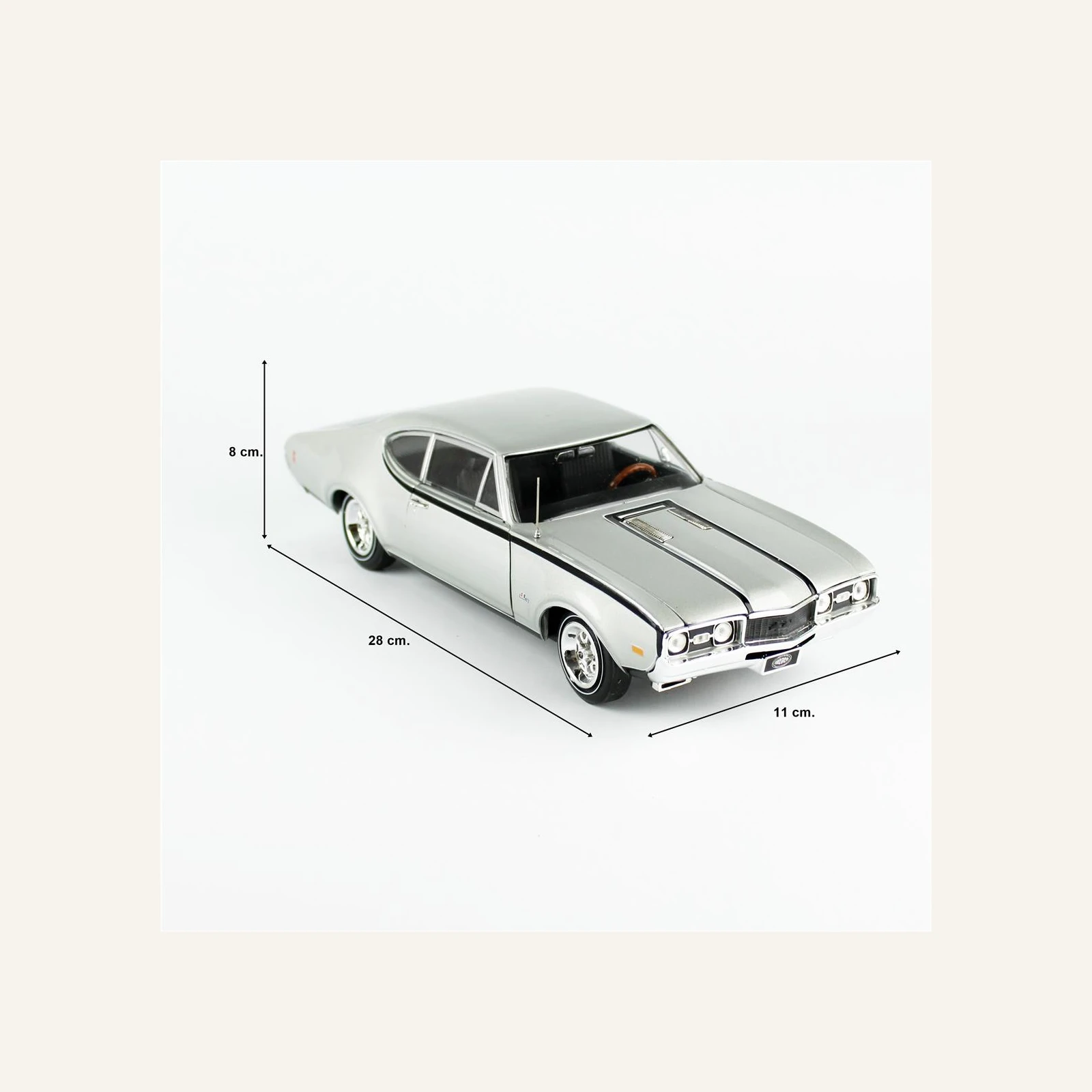AutoWorld AMM1287 1/18 Ölçek, 1968 Oldsmobile Hurst Olds 2-Door Post (MCACN)