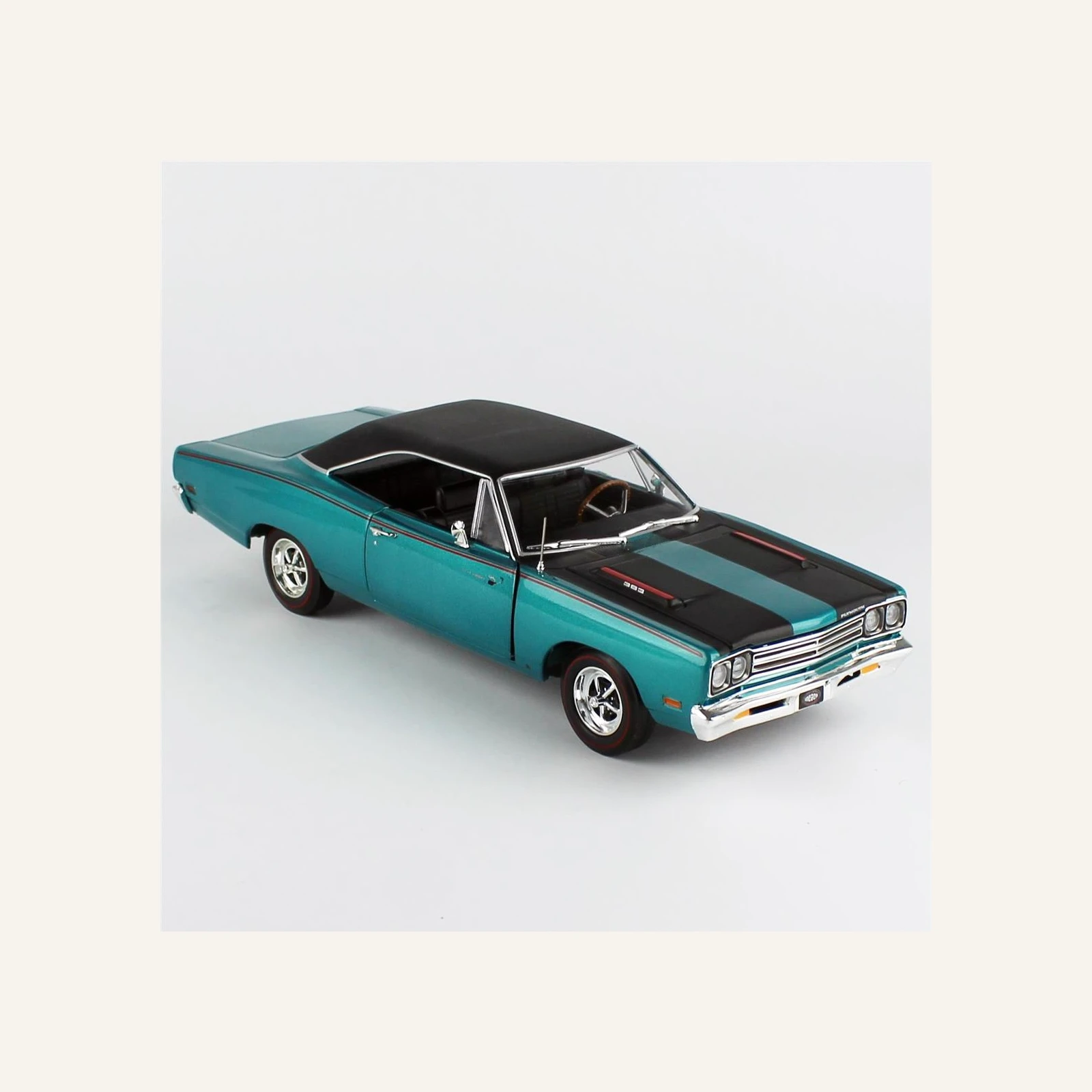 AutoWorld AMM1289 1/18 Ölçek, 1969 Plymouth Road Runner Hardtop (MCACN), Q5 Turquoise