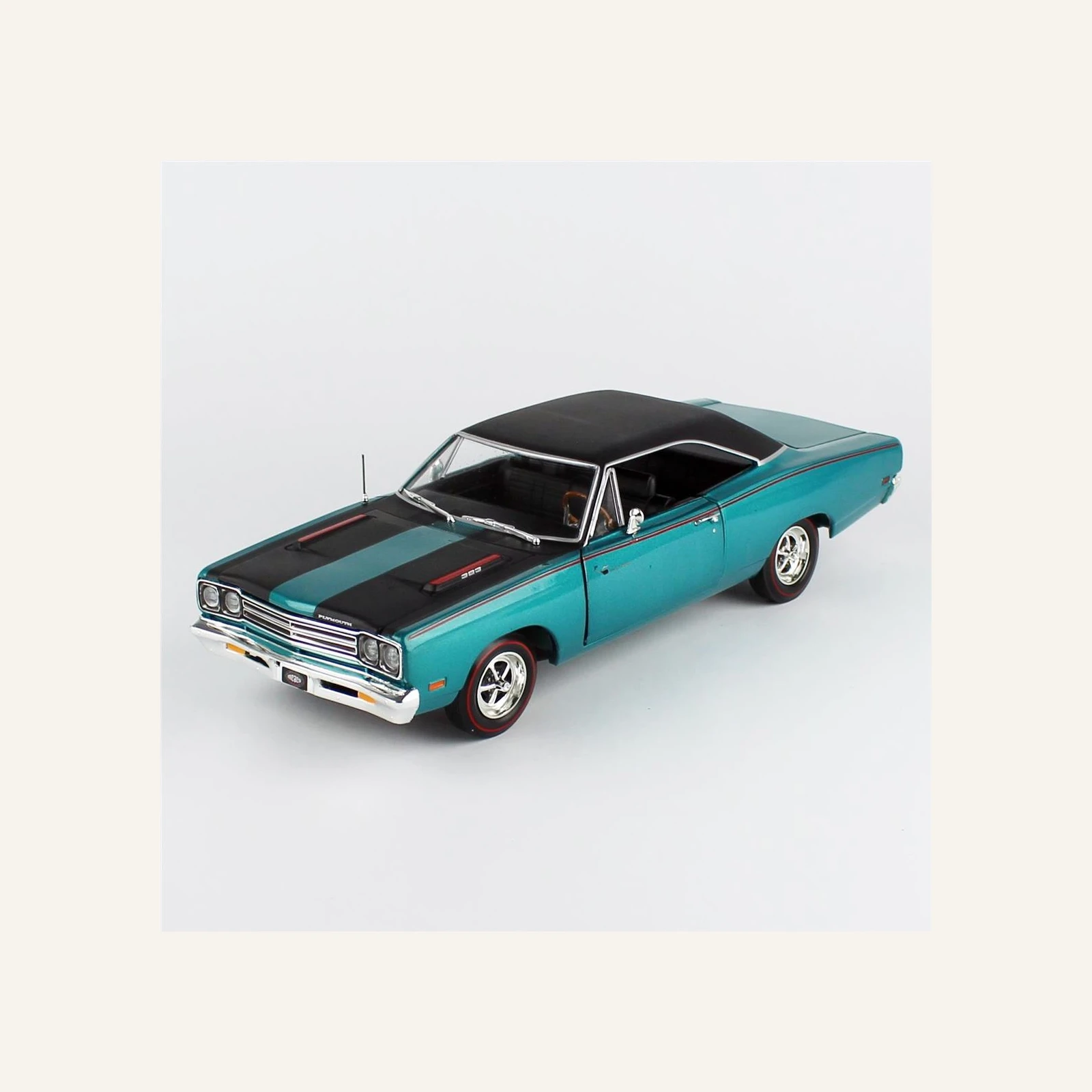 AutoWorld AMM1289 1/18 Ölçek, 1969 Plymouth Road Runner Hardtop (MCACN), Q5 Turquoise