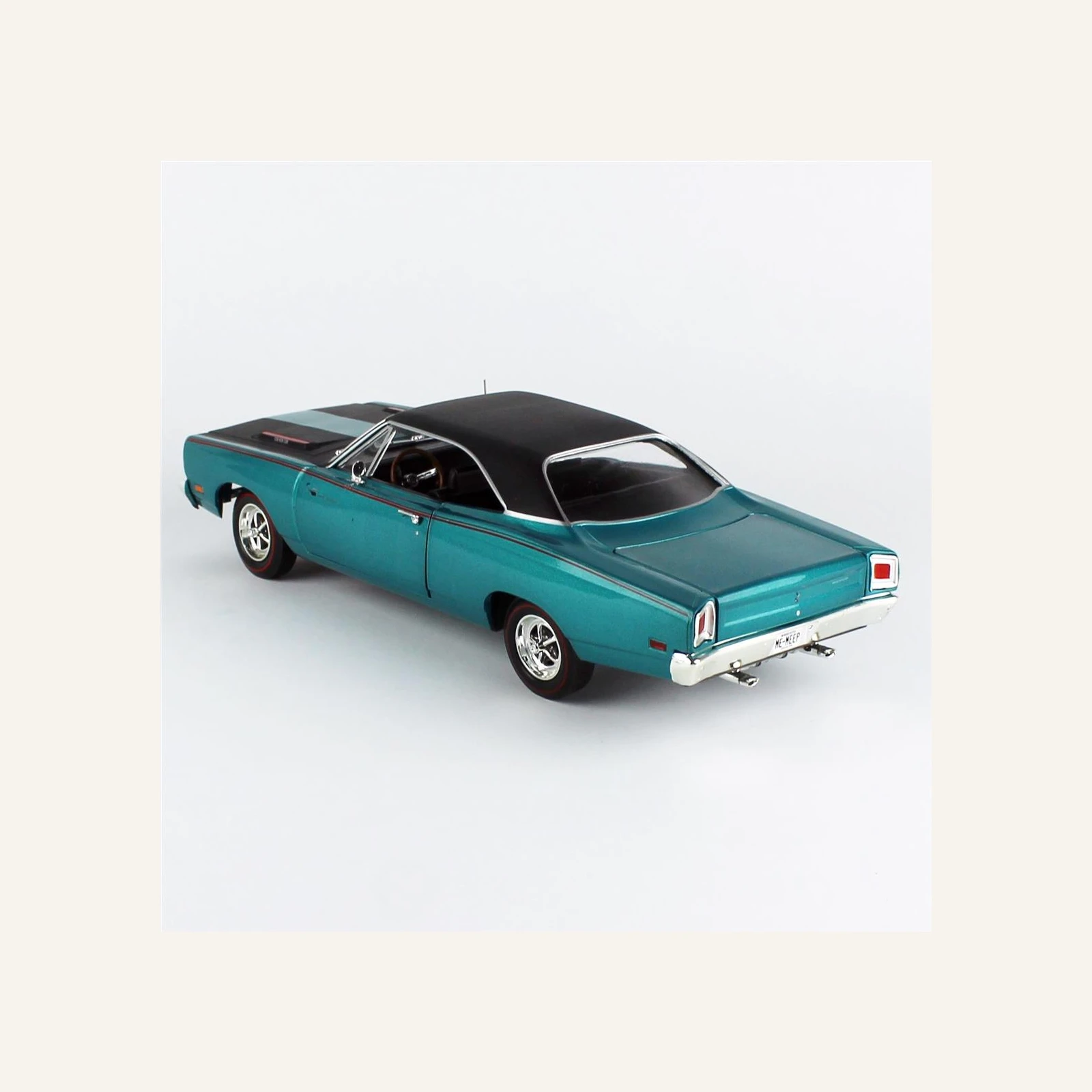 AutoWorld AMM1289 1/18 Ölçek, 1969 Plymouth Road Runner Hardtop (MCACN), Q5 Turquoise