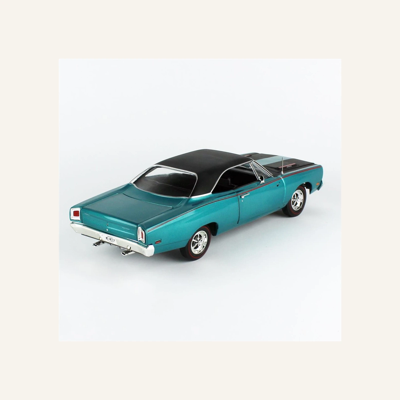 AutoWorld AMM1289 1/18 Ölçek, 1969 Plymouth Road Runner Hardtop (MCACN), Q5 Turquoise