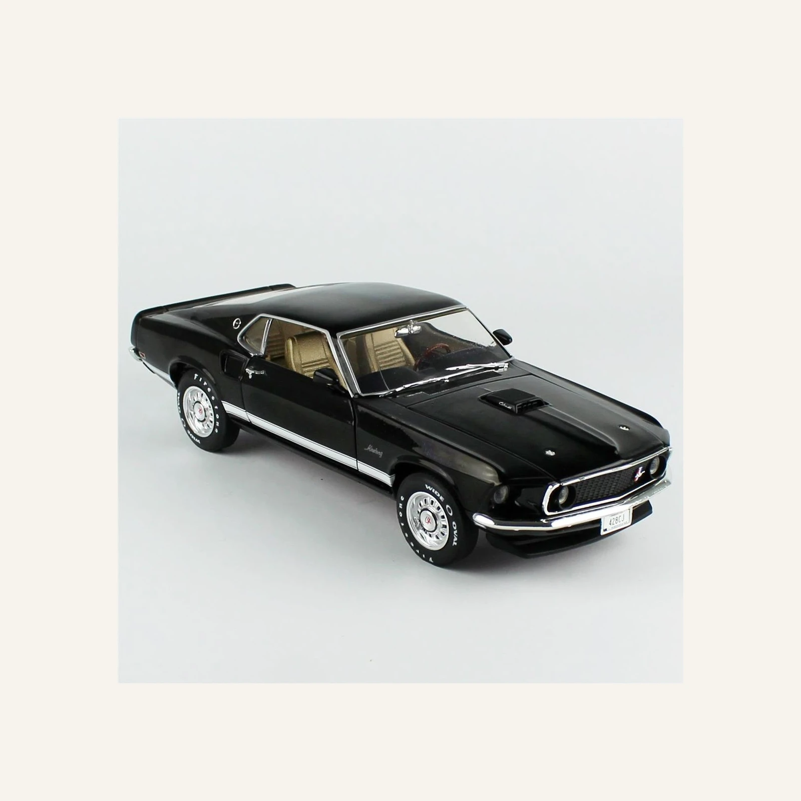 AutoWorld AMM1292 1/18 Ölçek, 1969 Mustang GT 2+2, Raven Black