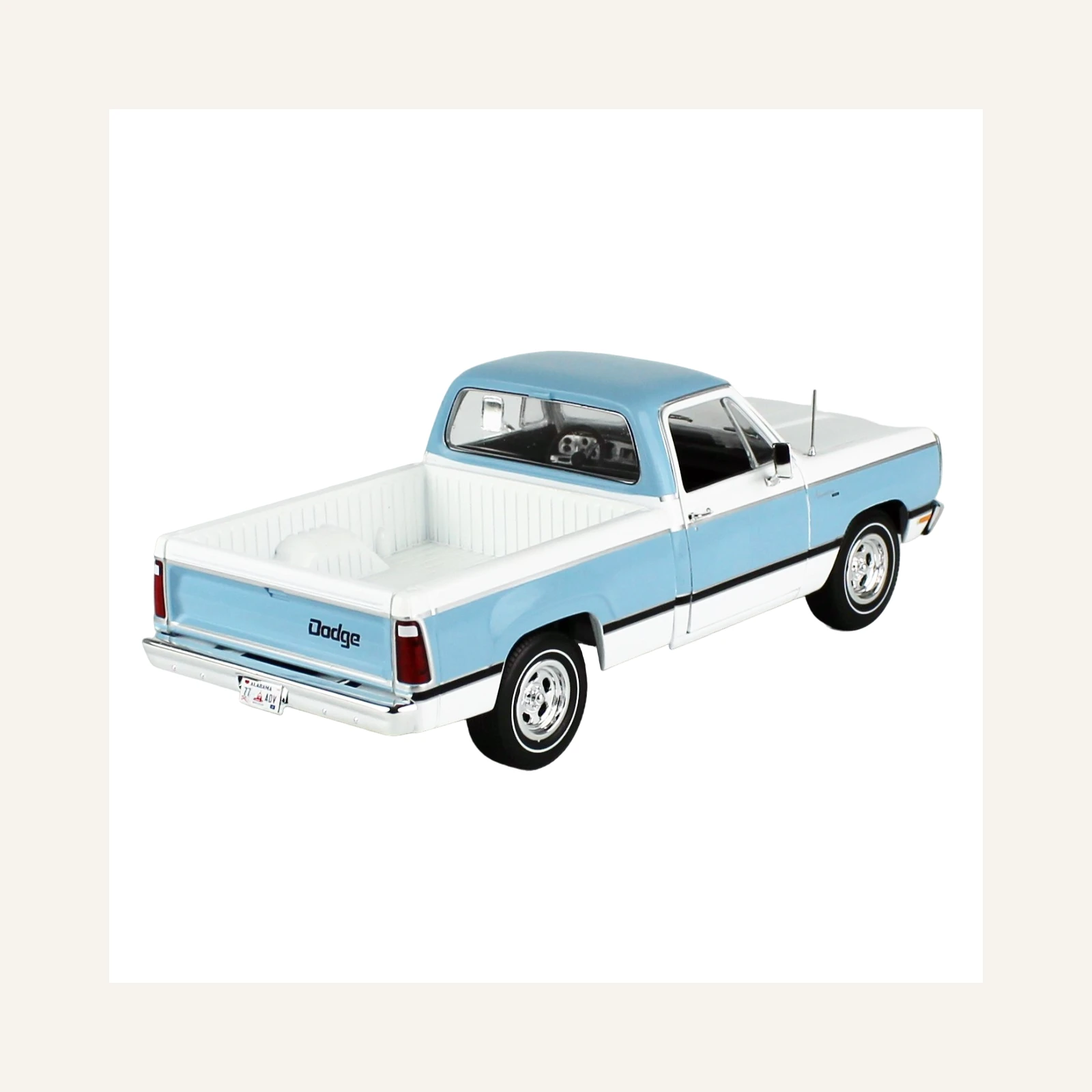 AutoWorld AMM1303 1/18 Ölçek, 1977 Dodge Adventurer Sweptline