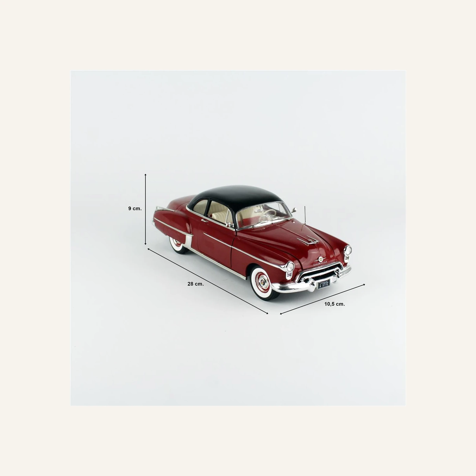 AutoWorld AMM1304 1/18 Ölçek, 1950 Oldsmobile 88 Holiday Coupe, Chariot Red