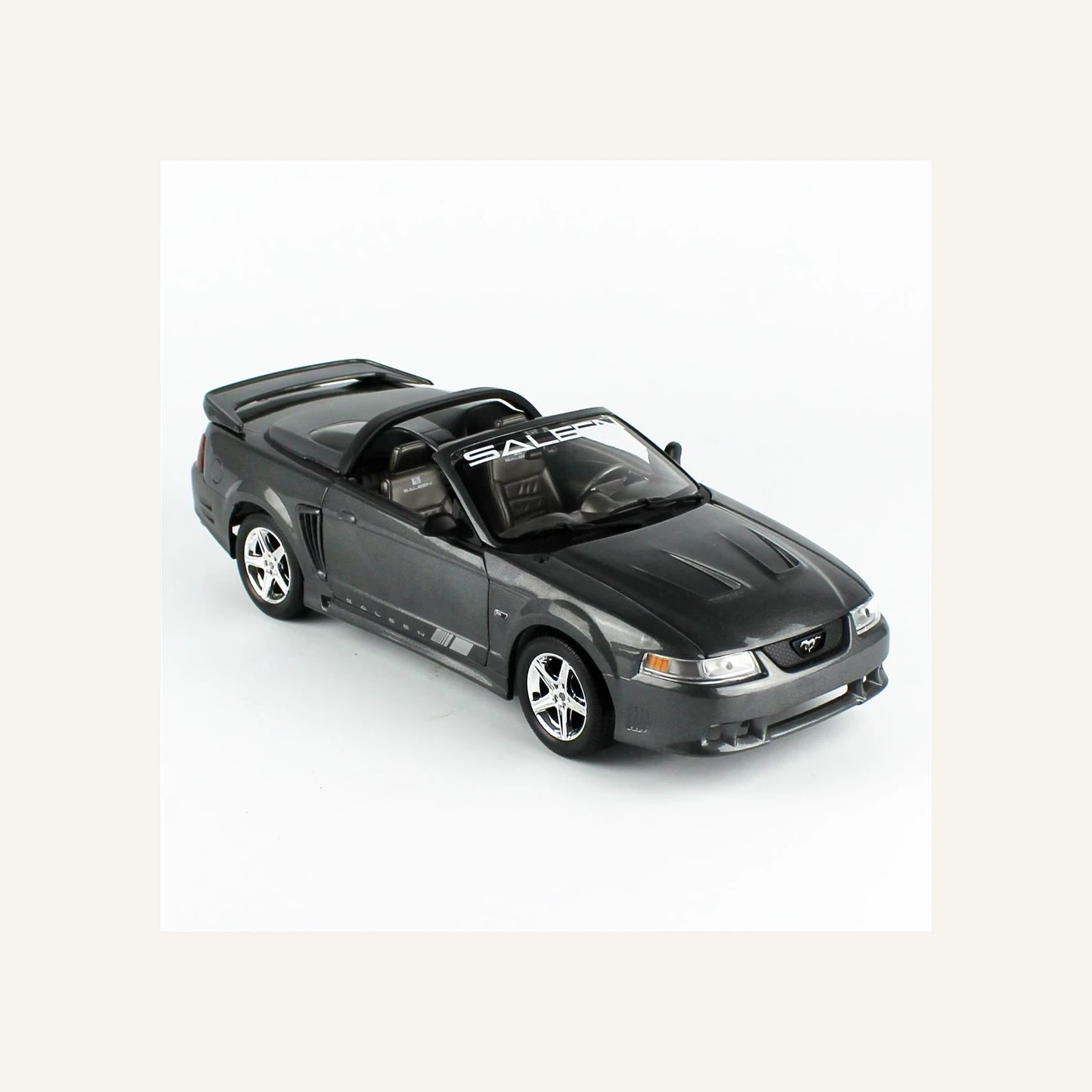 AutoWorld AMM1306 1/18 Ölçek, 2003 Mustang Saleen S281 SC Speedster, Dark Shadow Gray