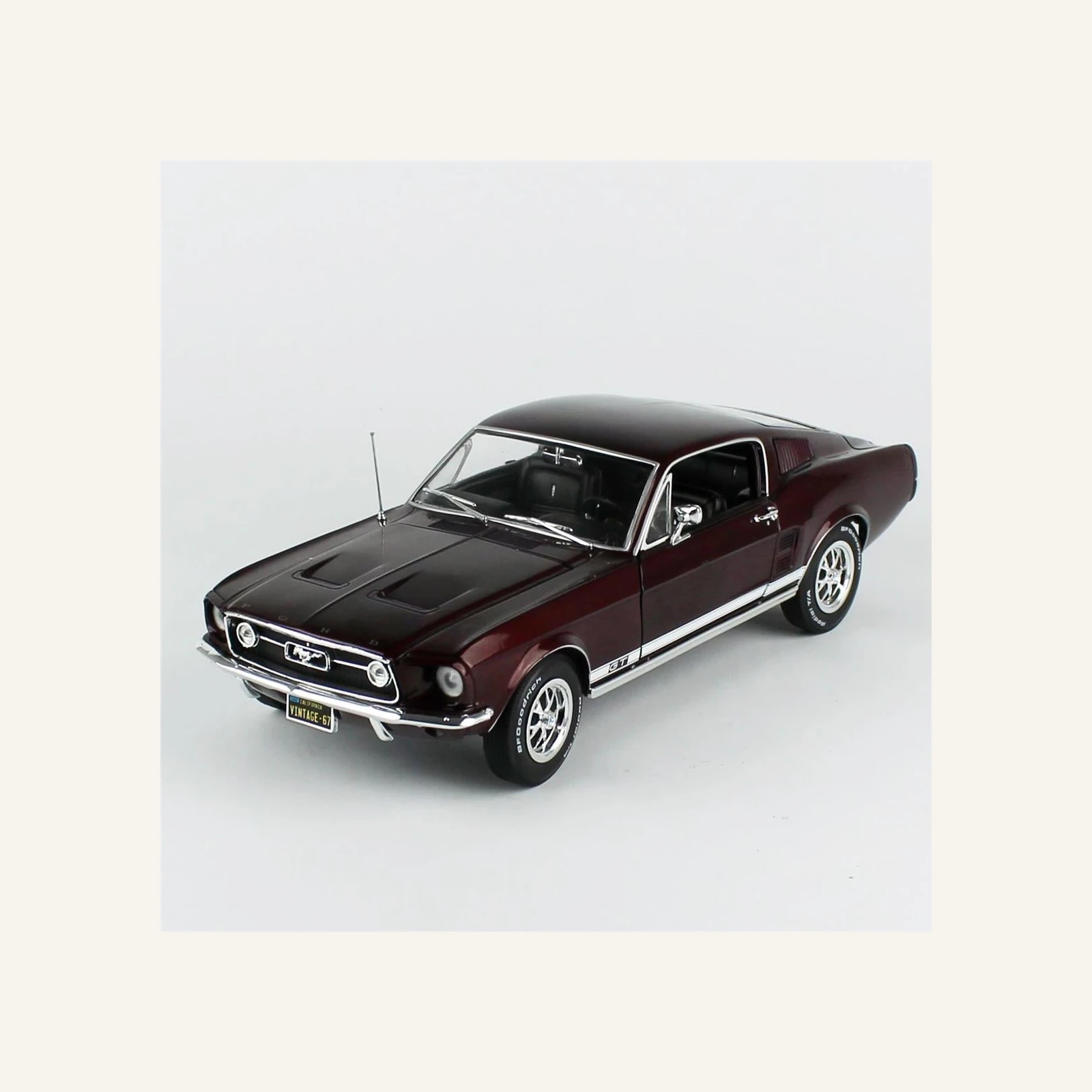 AutoWorld AMM1309 1/1/ Ölçek, 1967 Ford Mustang GT 2+2, Burgundy