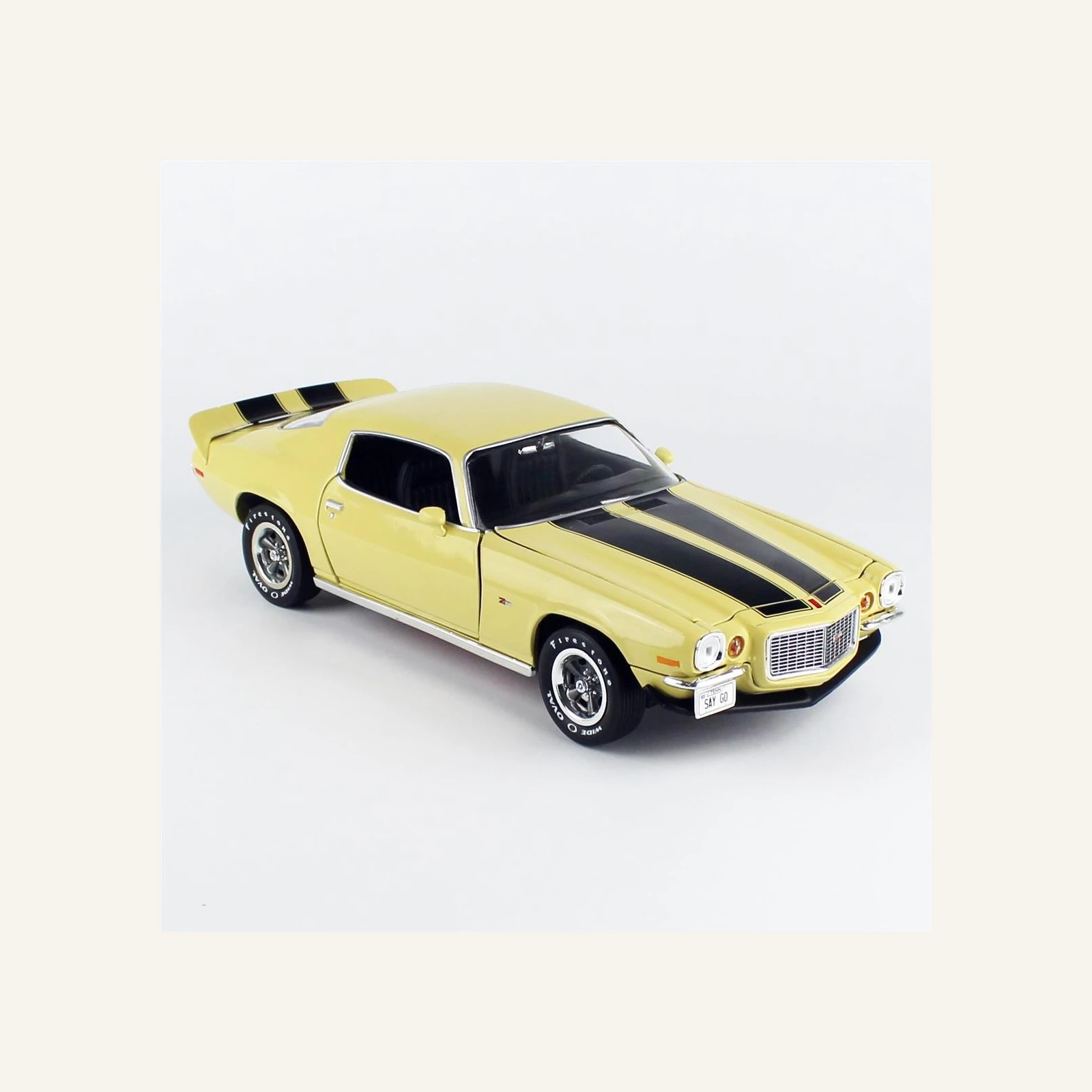 AutoWorld AMM1311 1/18 Ölçek, 1972 Chevrolet Camaro Z/28 RS, Cream Yellow