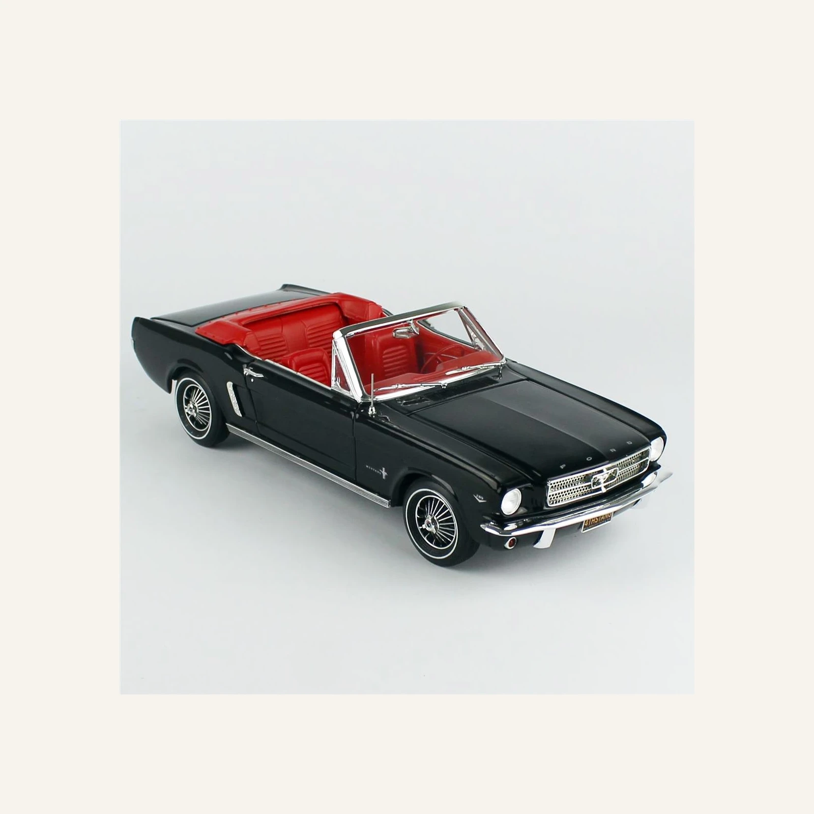 AutoWorld AMM1312 1/18 Ölçek, 1964.5 Ford Mustang Convertible, Raven Black