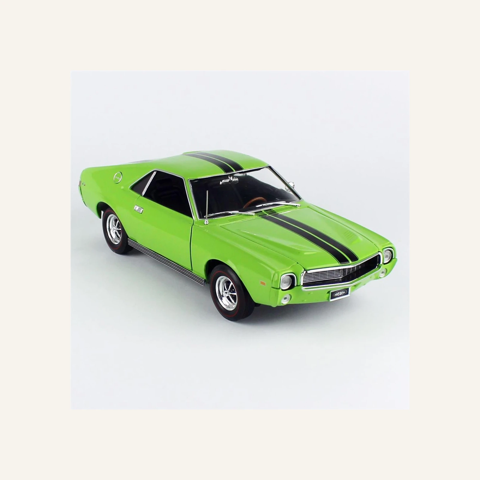 AutoWorld AMM1313 1/18 Ölçek, 1969 AMC AMX Hardtop, Big Bad Green