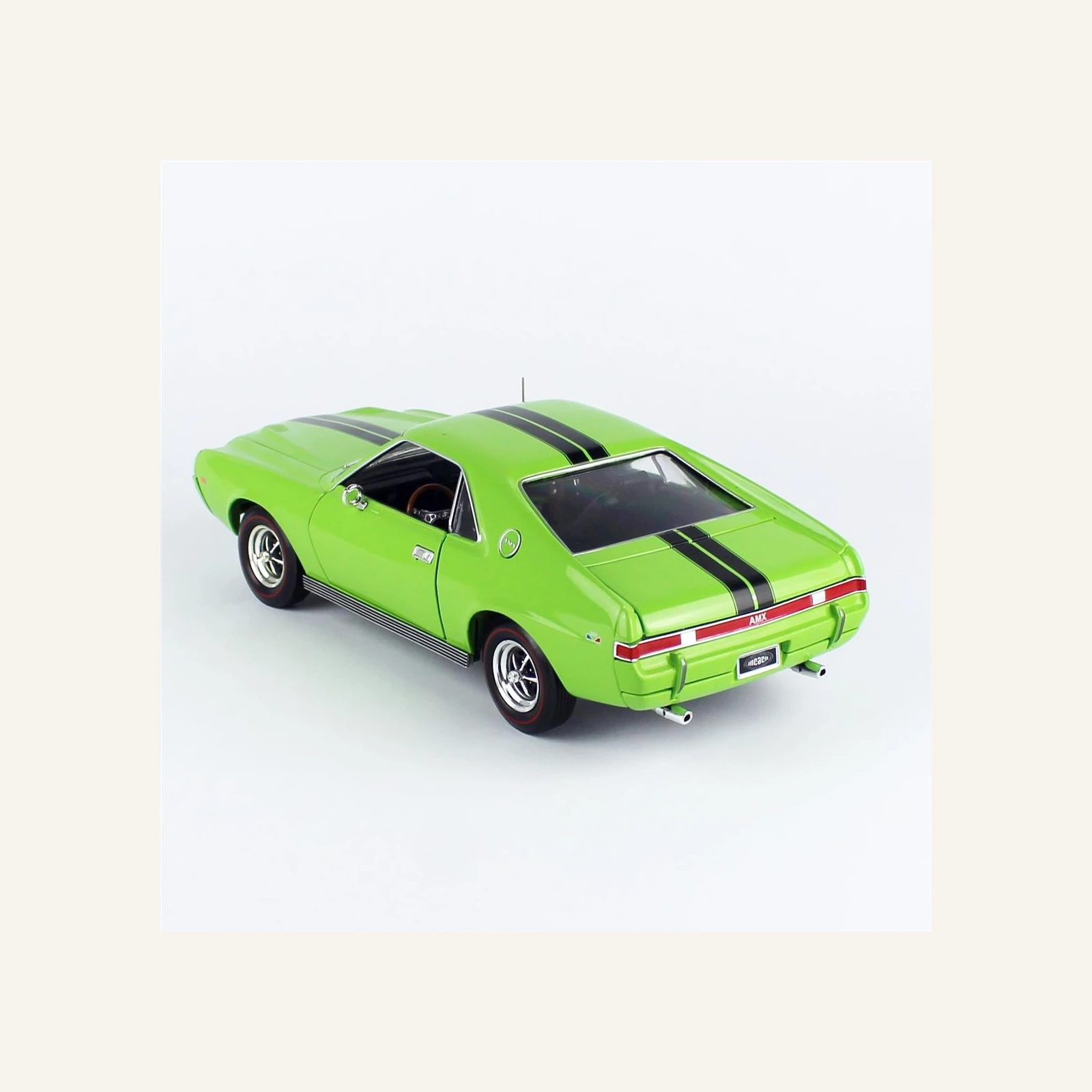 AutoWorld AMM1313 1/18 Ölçek, 1969 AMC AMX Hardtop, Big Bad Green