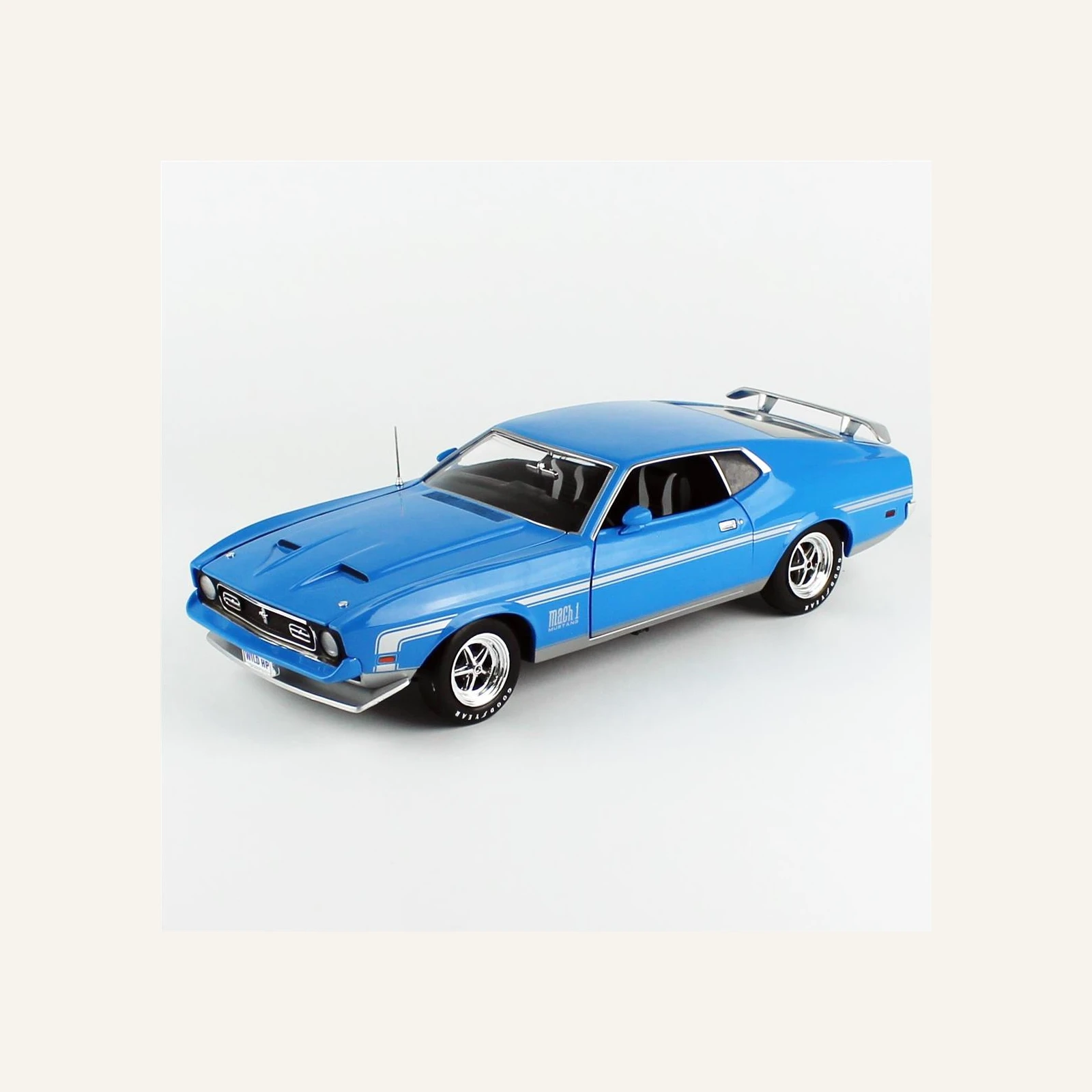AutoWorld AMM1314 1/18 Ölçek, 1972 Ford Mustang Mach 1, Grabber Blue