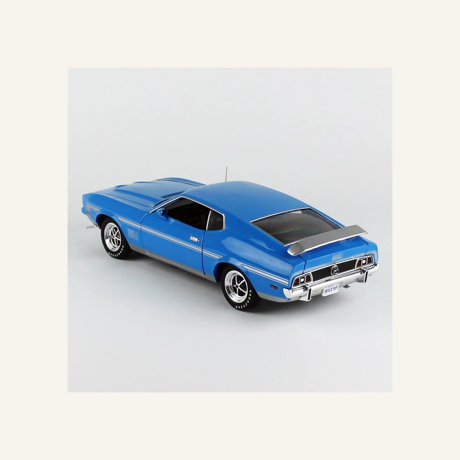 AutoWorld AMM1314 1/18 Ölçek, 1972 Ford Mustang Mach 1, Grabber Blue