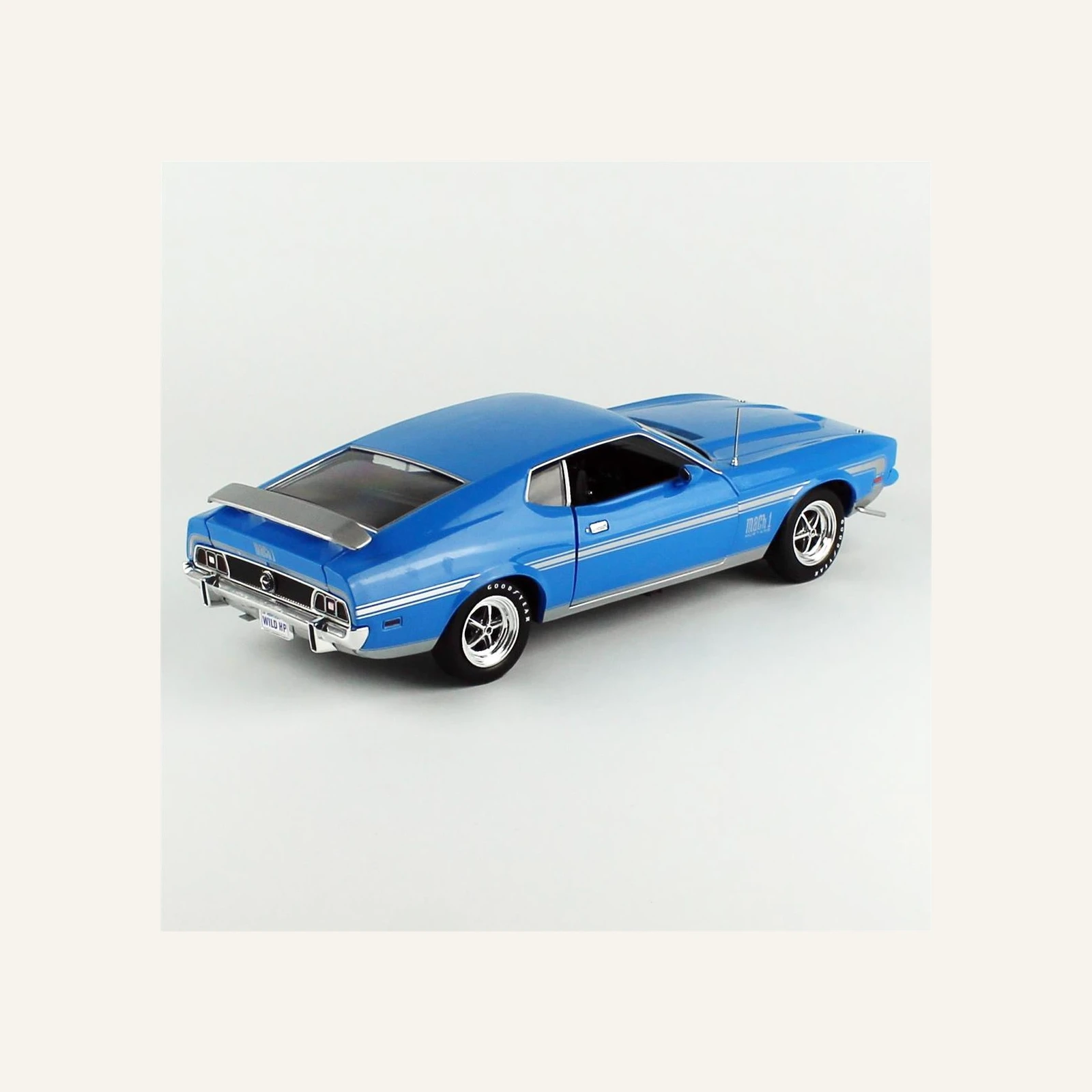 AutoWorld AMM1314 1/18 Ölçek, 1972 Ford Mustang Mach 1, Grabber Blue