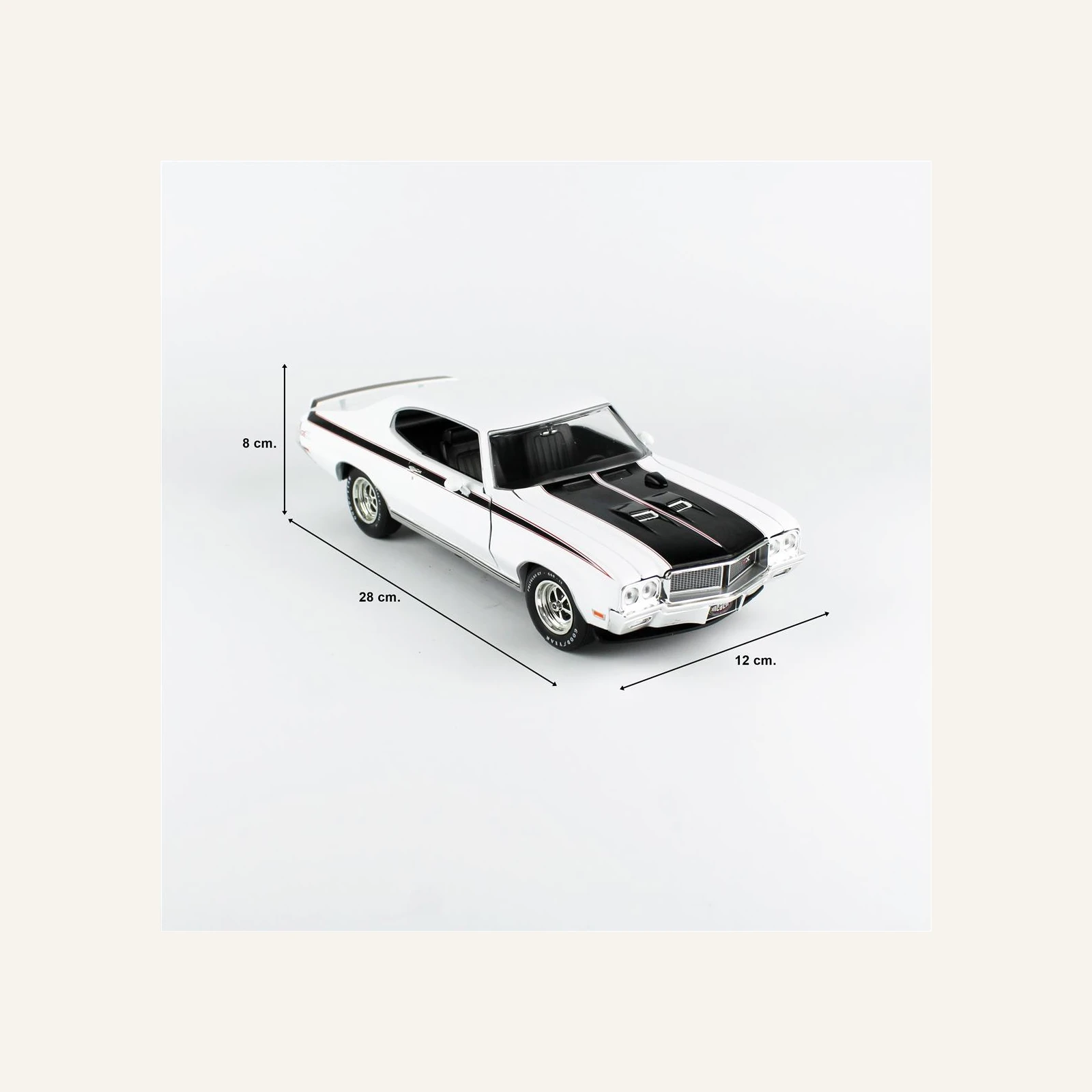 AutoWorld AMM1322 1/18 Ölçek, 1970 Buick Hardtop GSX (MCACN), Apollo White