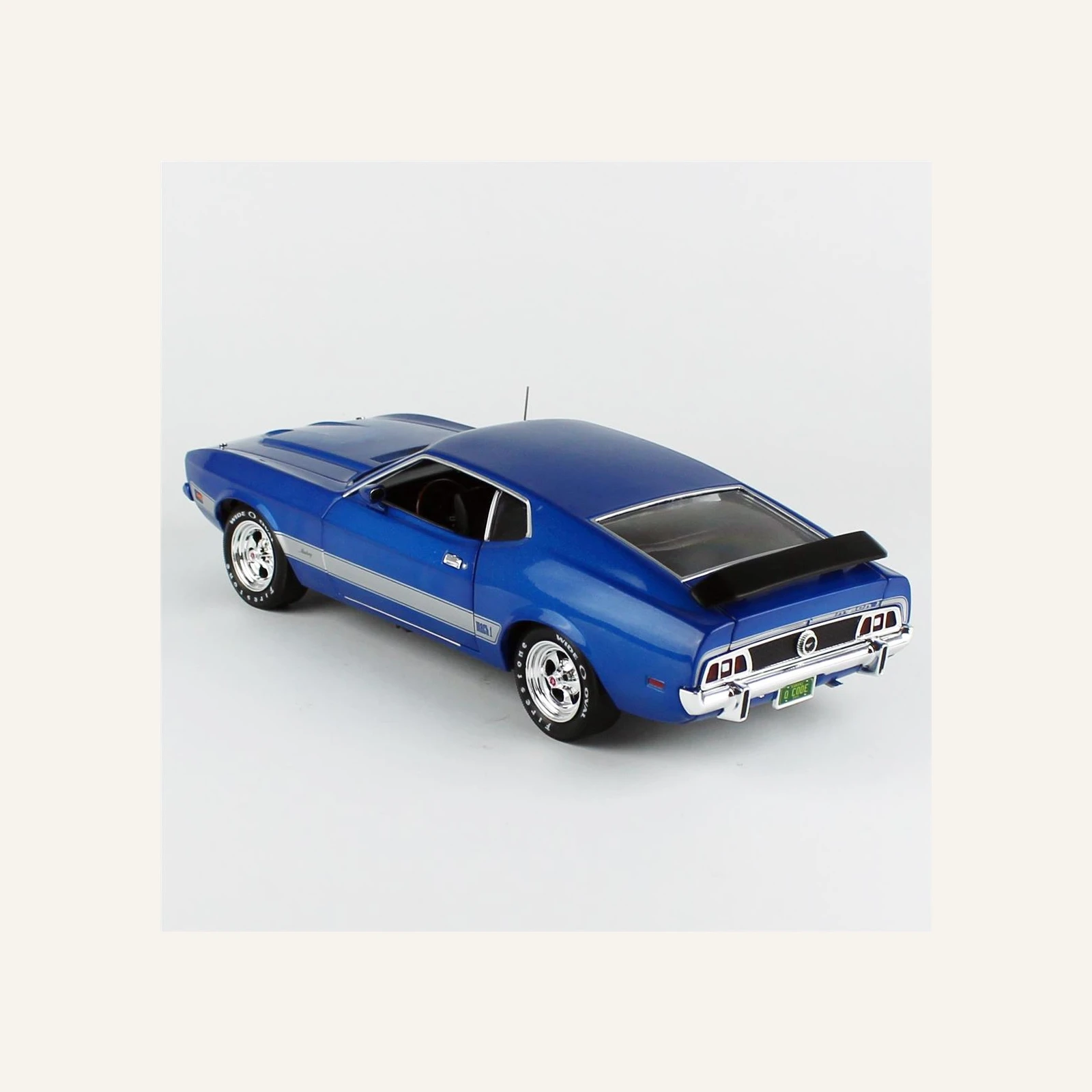 AutoWorld AMM1323 1/18 Ölçek, 1973 Ford Mustang Mach 1 (Class of 1973), Blue Glow