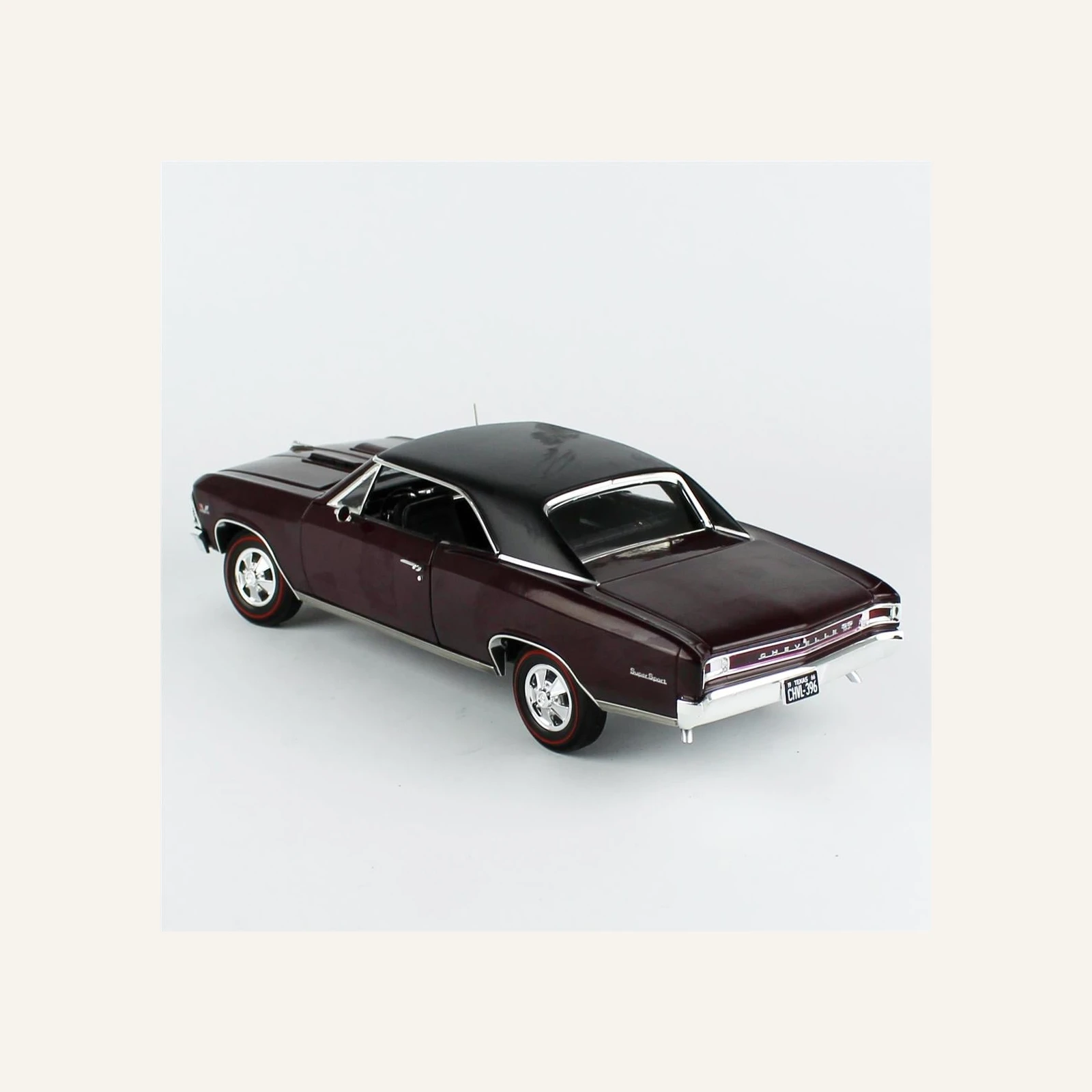 AutoWorld AMM1343 1/18 Ölçek, 1966 Chevrolet Chevelle SS396