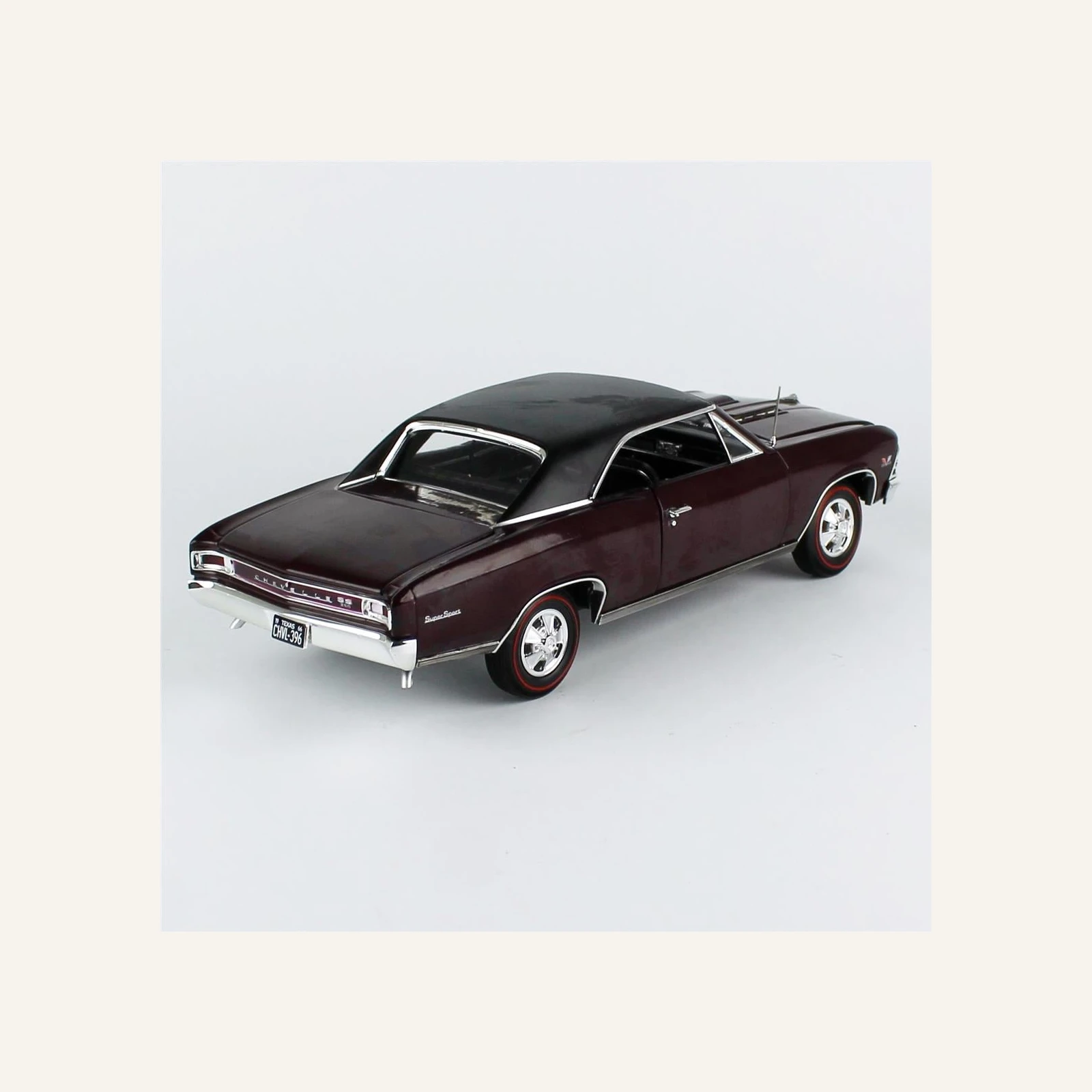 AutoWorld AMM1343 1/18 Ölçek, 1966 Chevrolet Chevelle SS396