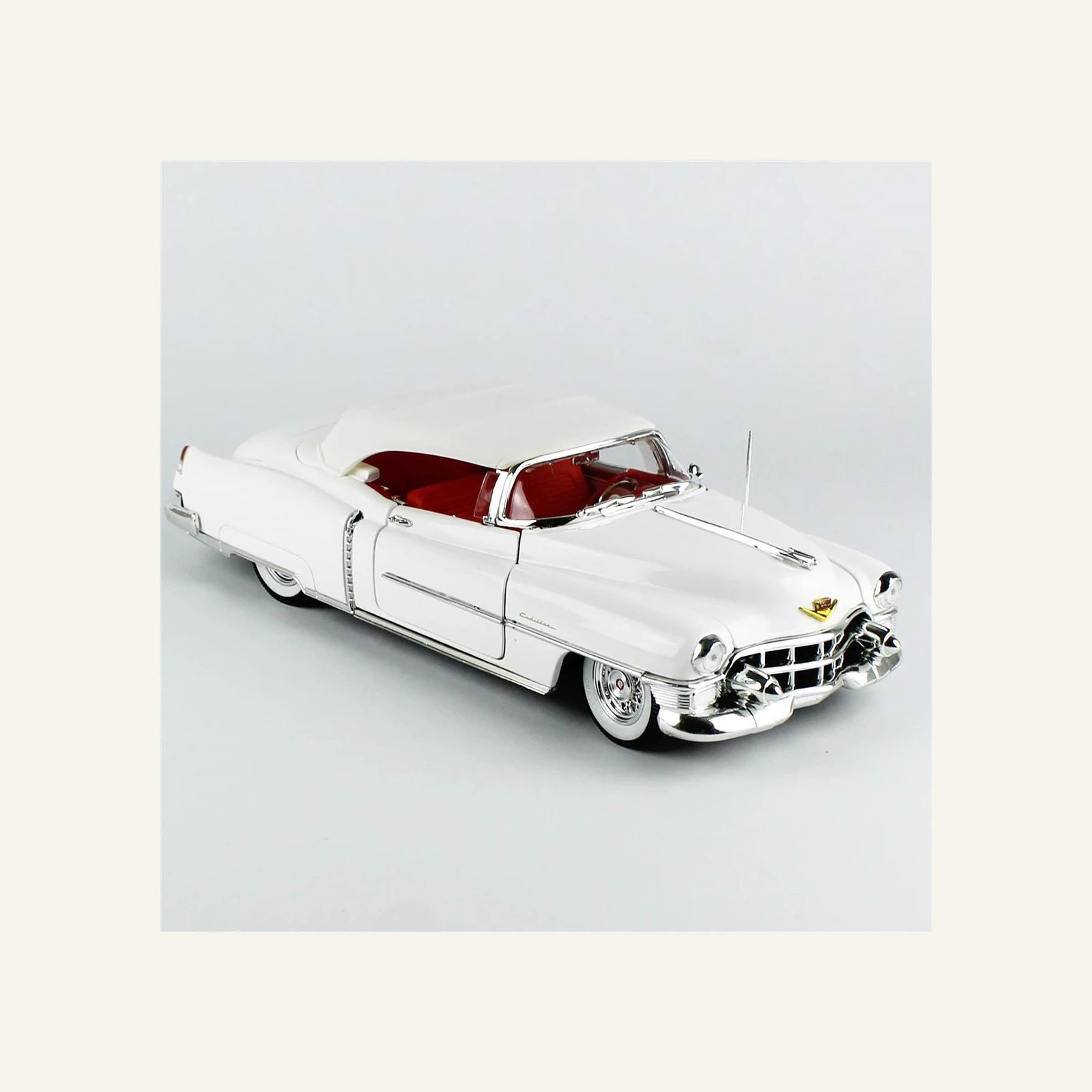 AutoWorld AW316 1/18 Ölçek, 1953 Cadillac Eldorado Convertible, Alpine White